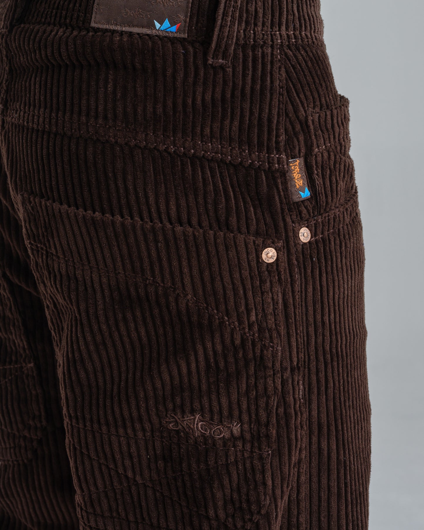 W Quad Cargo. 23". 2 Wale Corduroy. Java Brown.