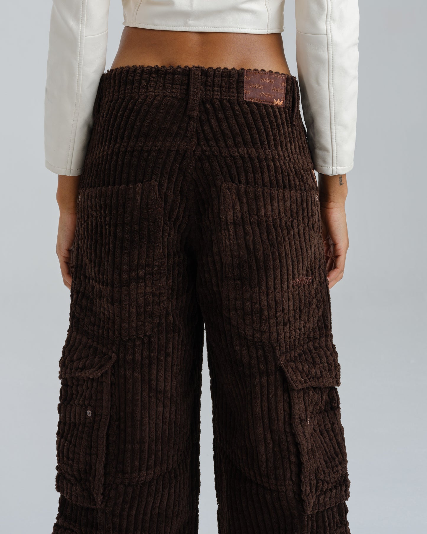 W Quad Cargo. 23". 2 Wale Corduroy. Java Brown.