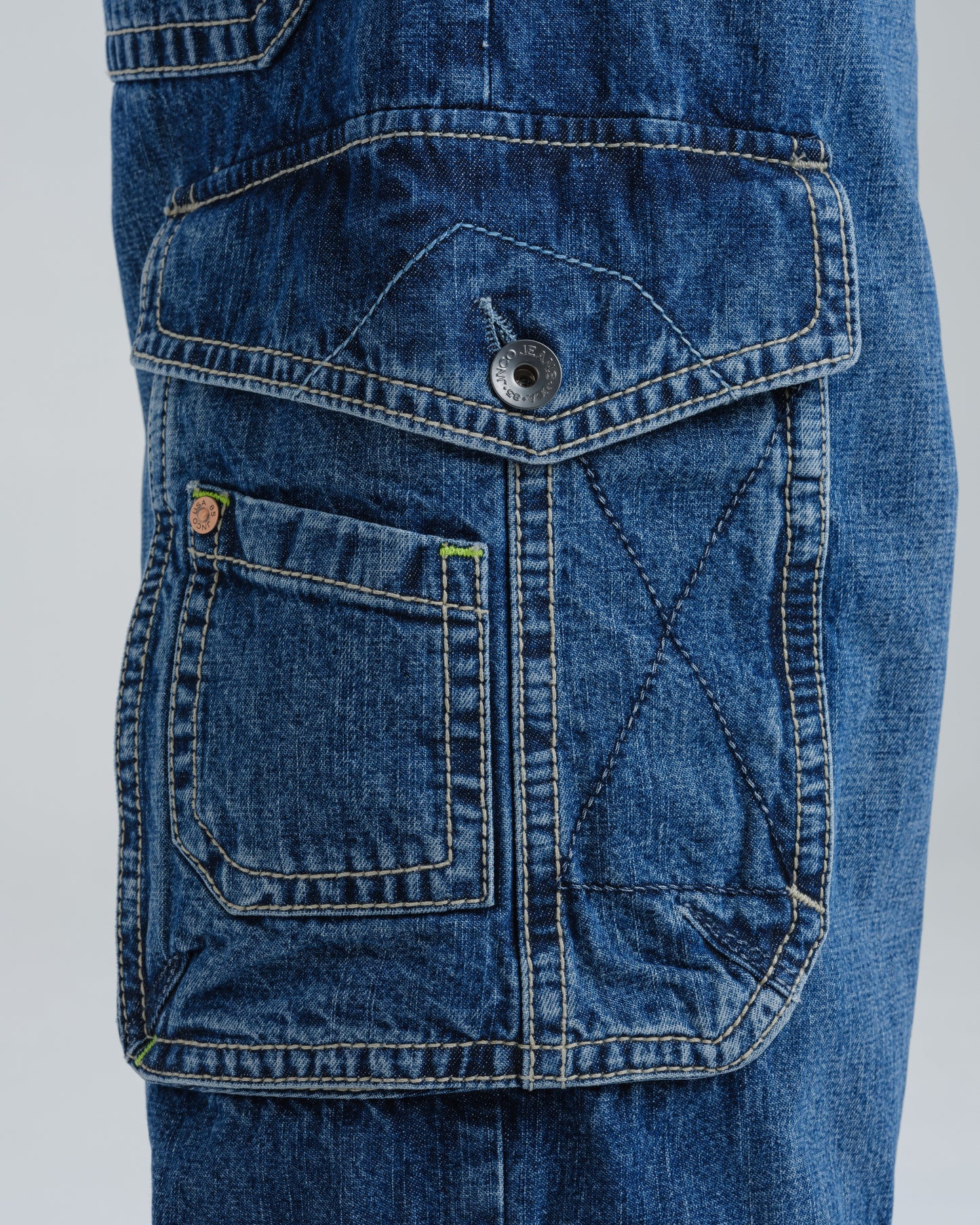 Quad Cargo. 23". Hand-Sand Dark Stone.