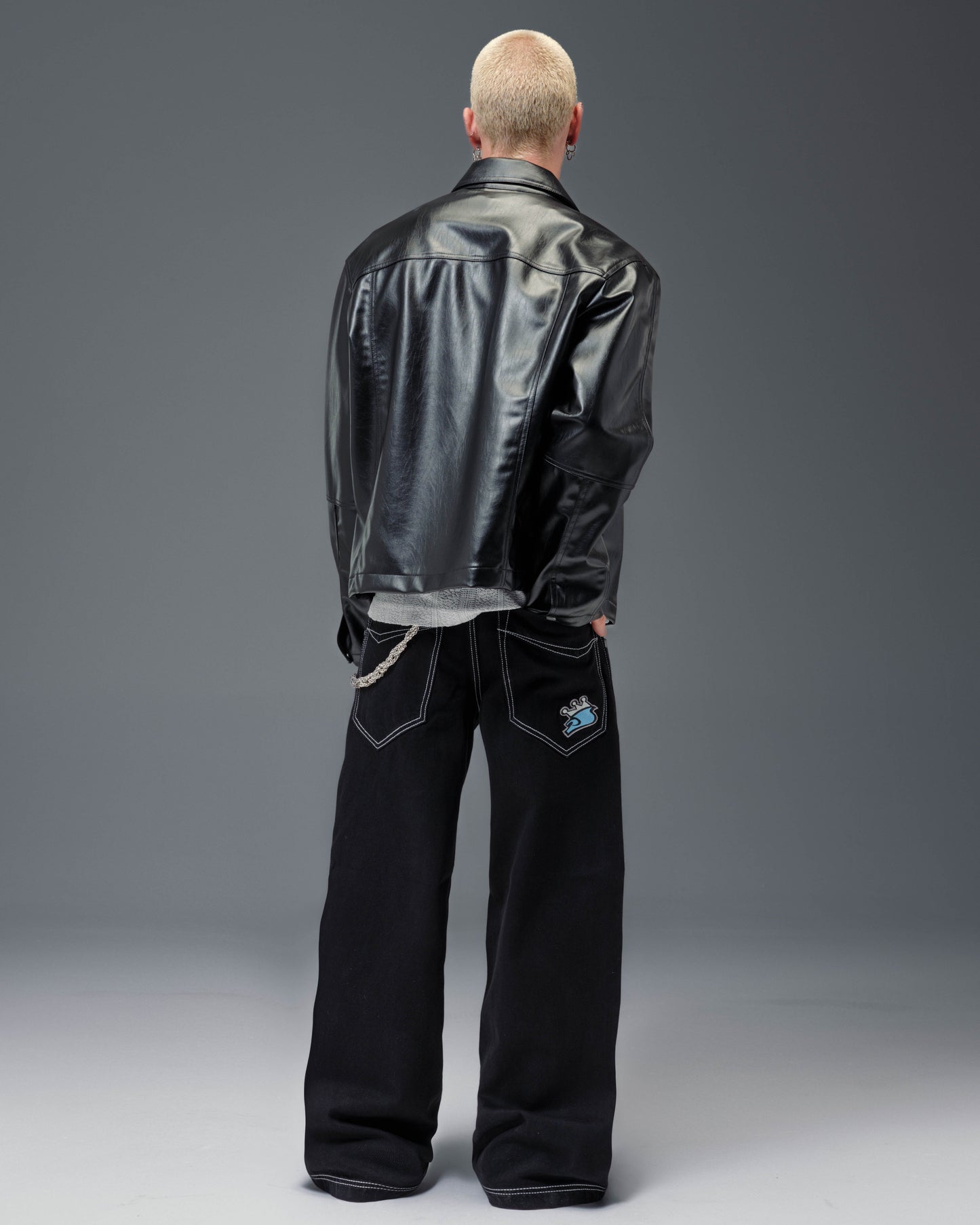 1179 Easy Wide Pipes. 23". Jet Black.