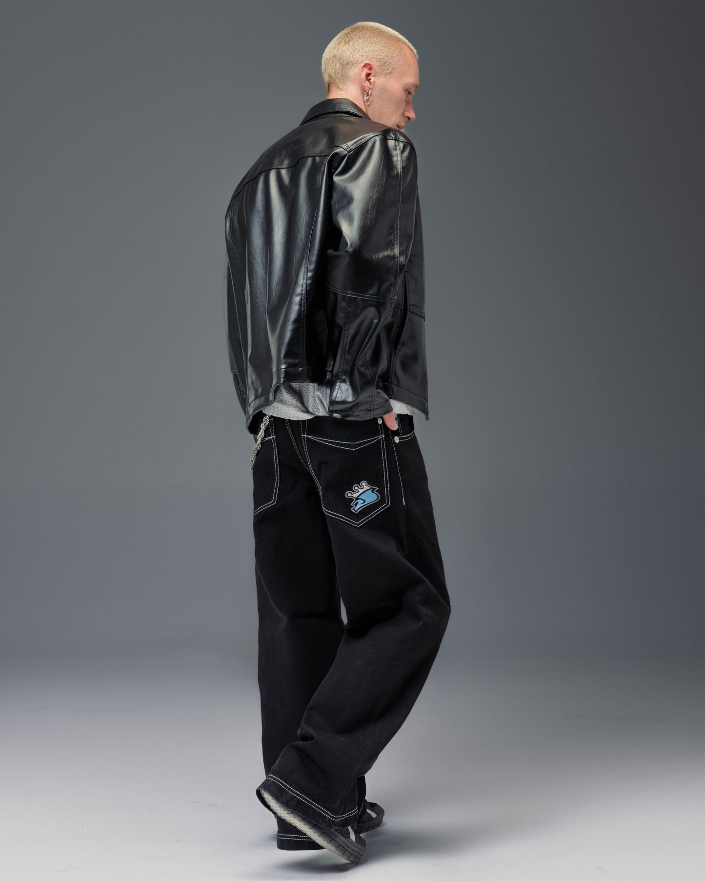 1179 Easy Wide Pipes. 23". Jet Black.