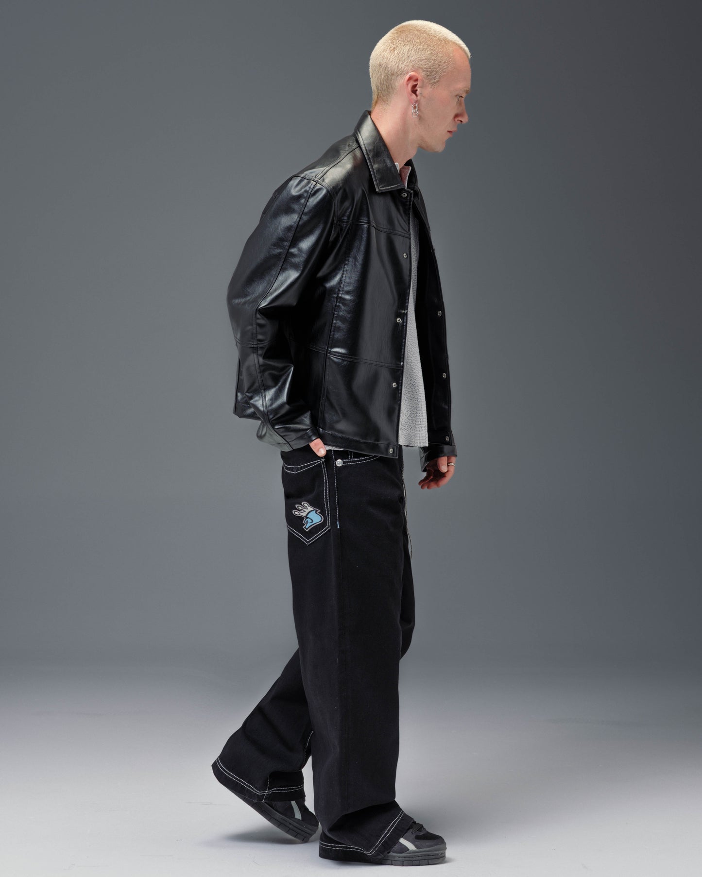 1179 Easy Wide Pipes. 23". Jet Black.