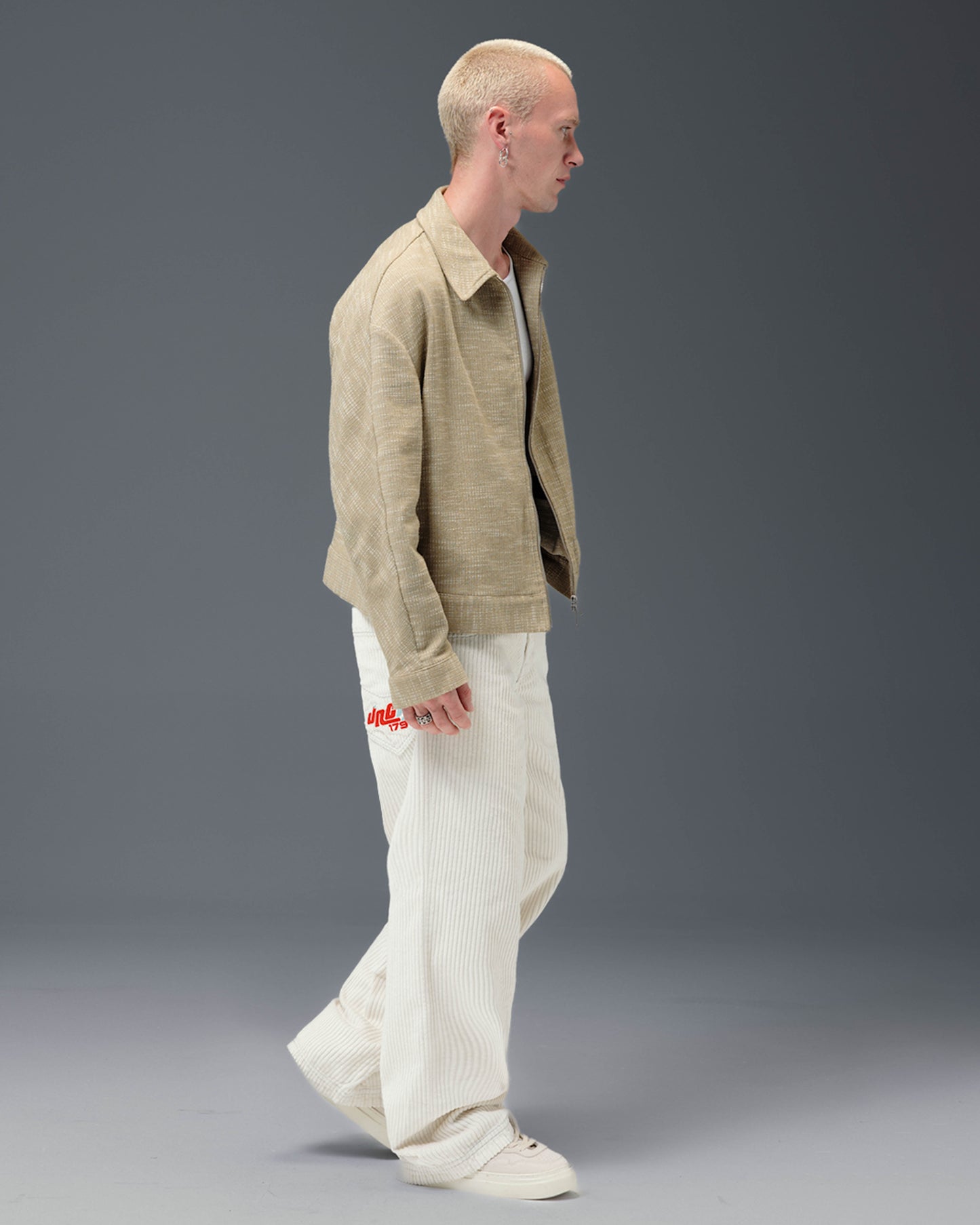 1179 Easy Wide Pipes. 23". 4 Wale Corduroy. Tofu.