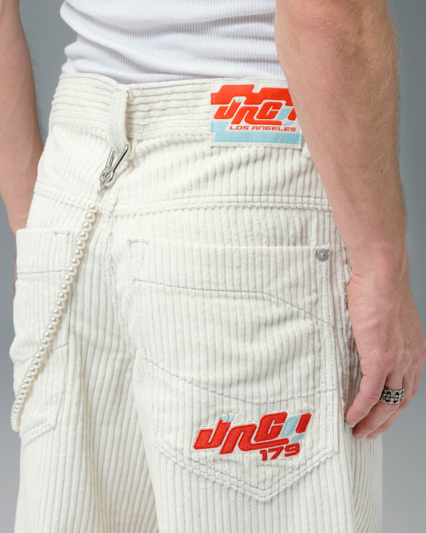 1179 Easy Wide Pipes. 23". 4 Wale Corduroy. Tofu.