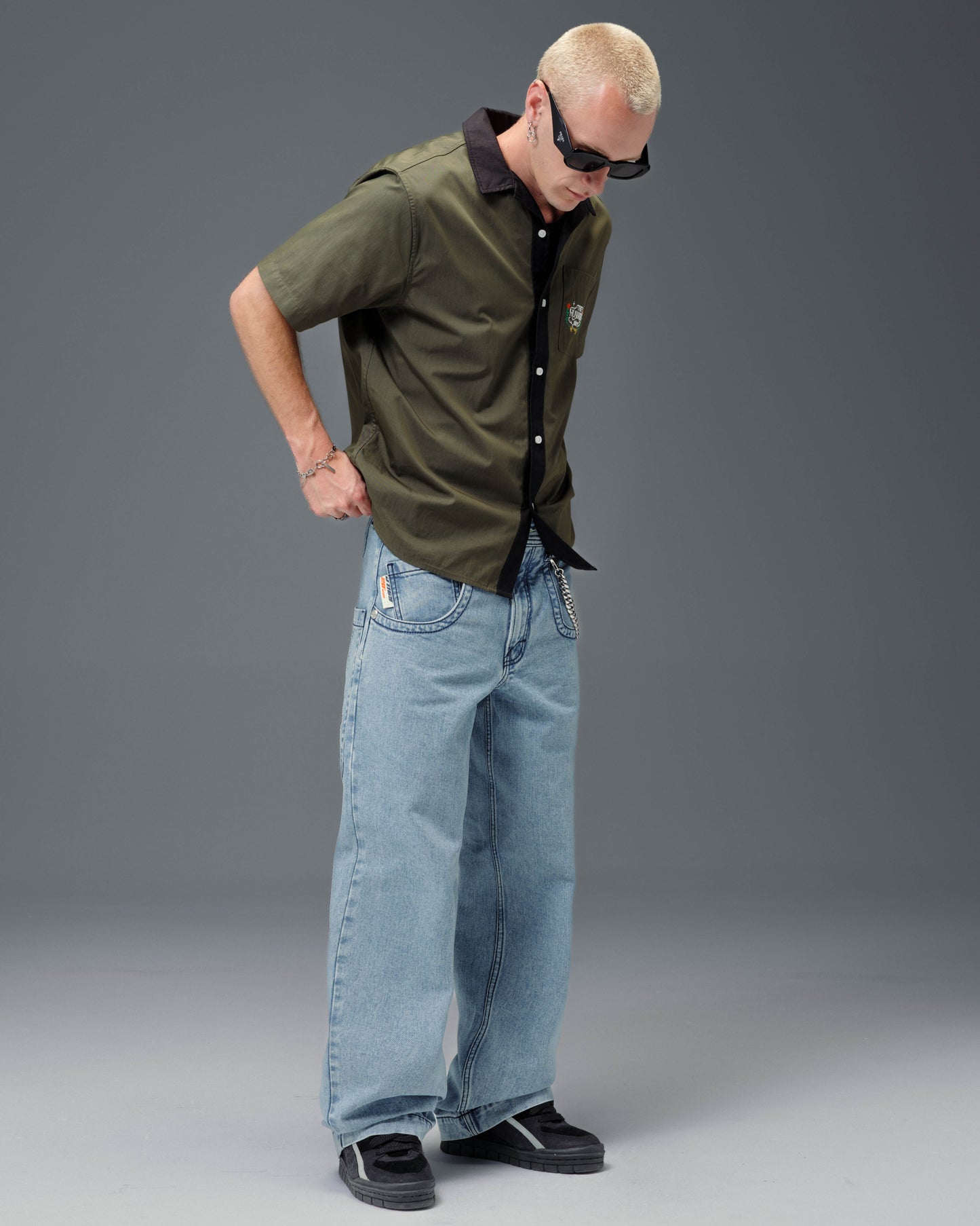 1169 Low Down Deck. 20". Antique.