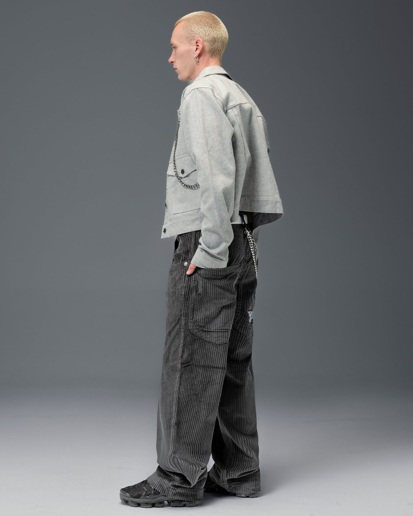 169 Low Down. 20". 4 Wale Corduroy. Magnet.