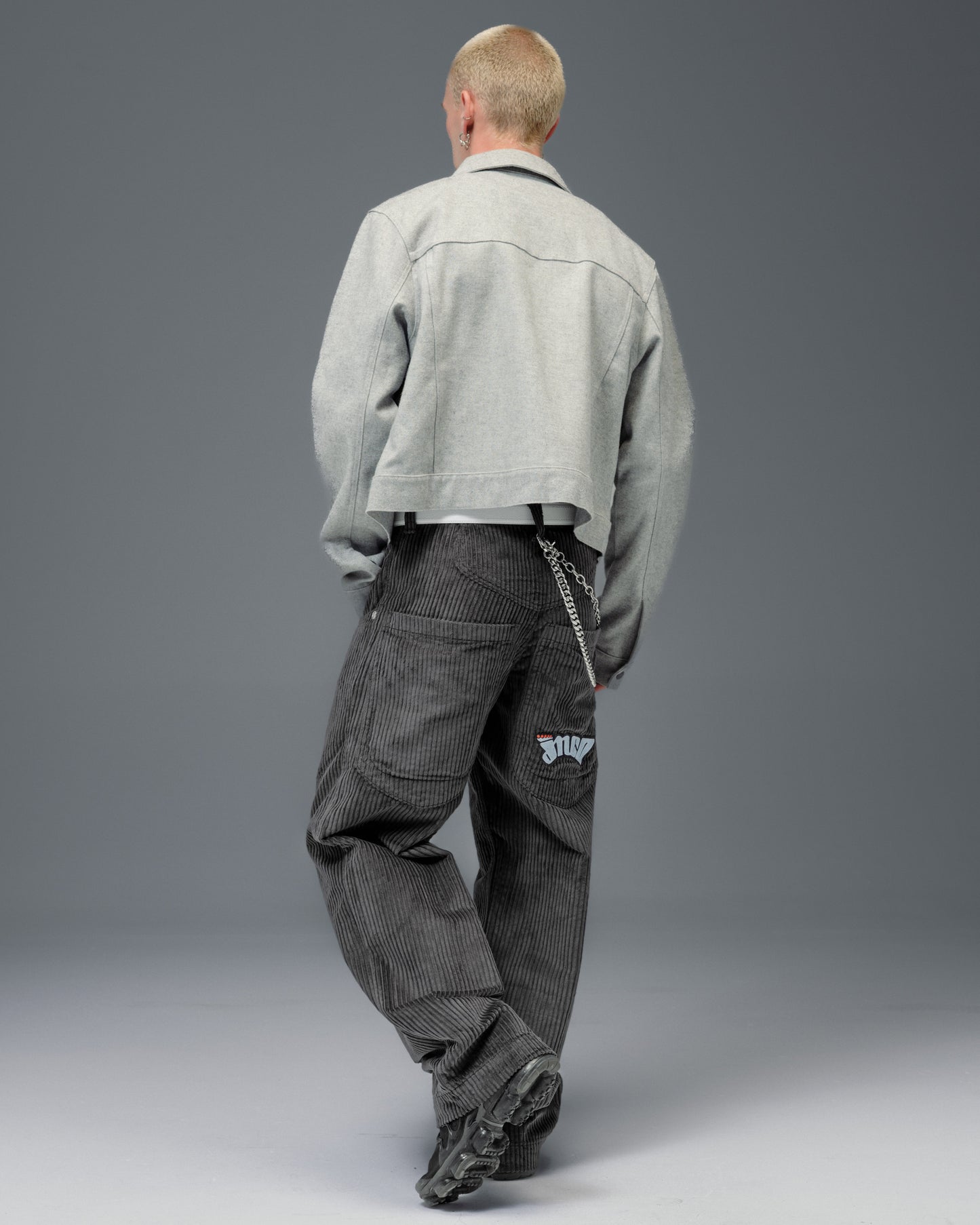 169 Low Down. 20". 4 Wale Corduroy. Magnet.