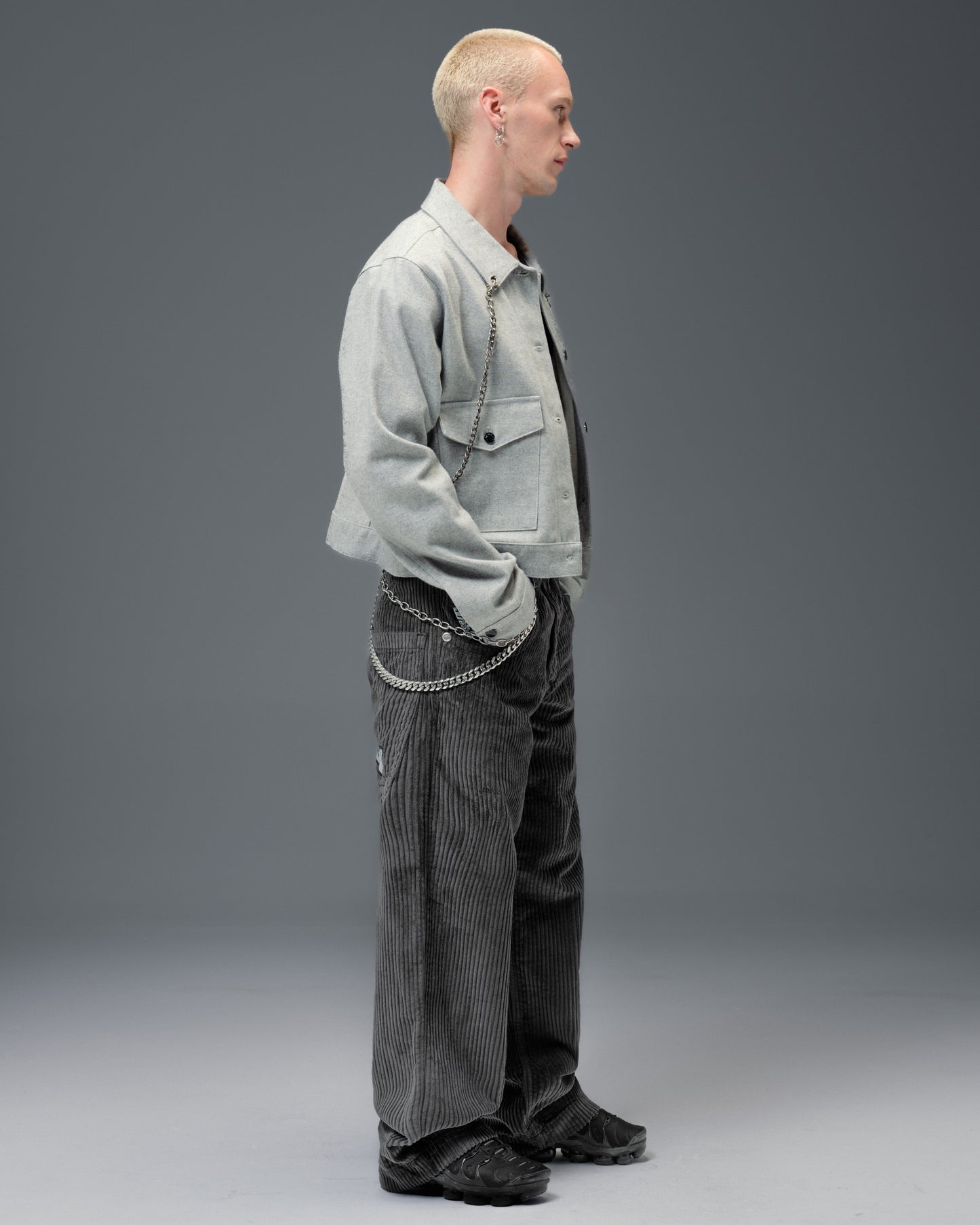 169 Low Down. 20". 4 Wale Corduroy. Magnet.