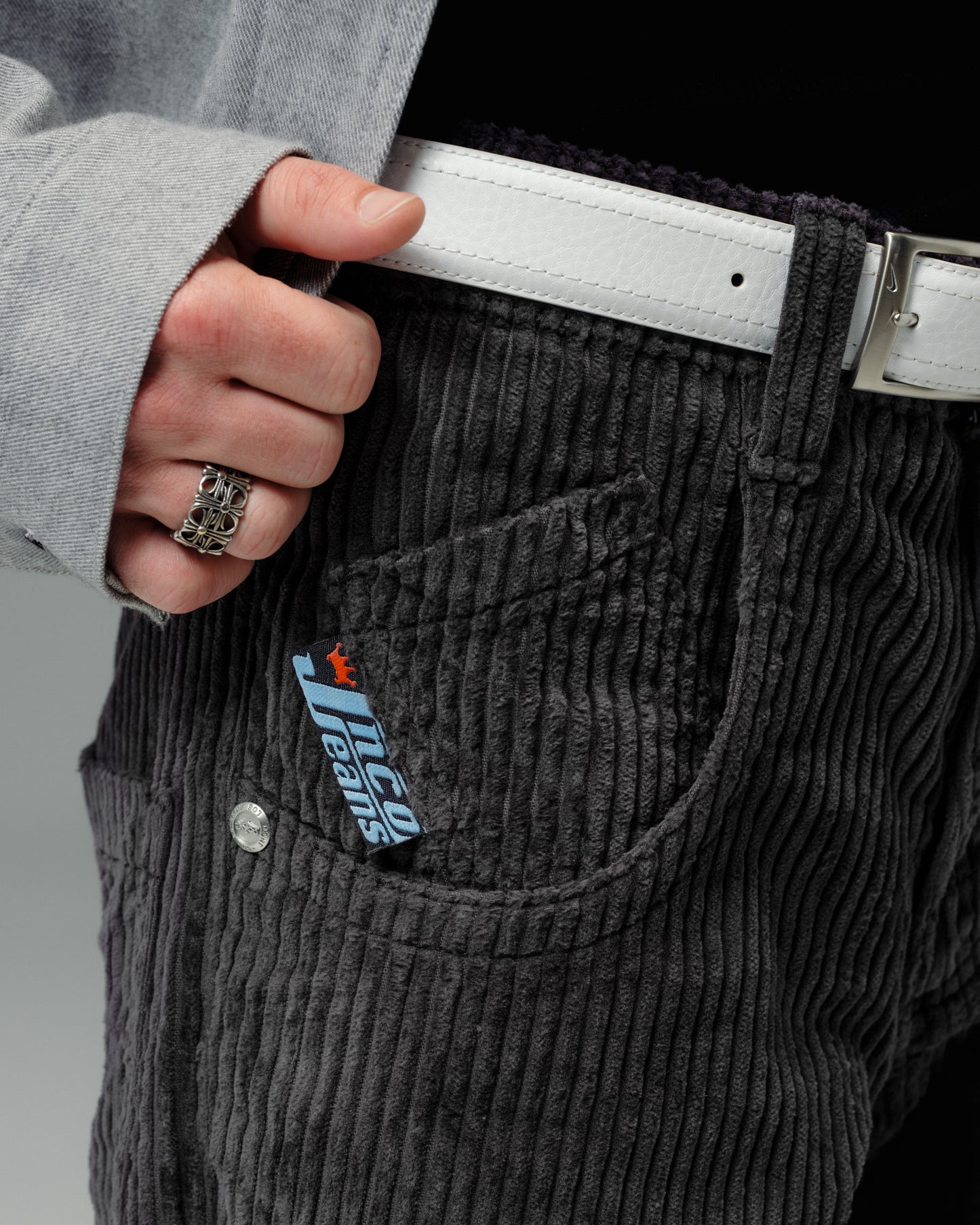 169 Low Down. 20". 4 Wale Corduroy. Magnet.