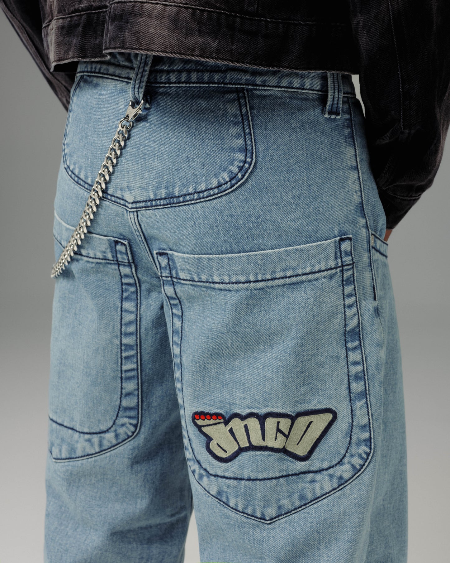 169 Low Down. 20". Antique.