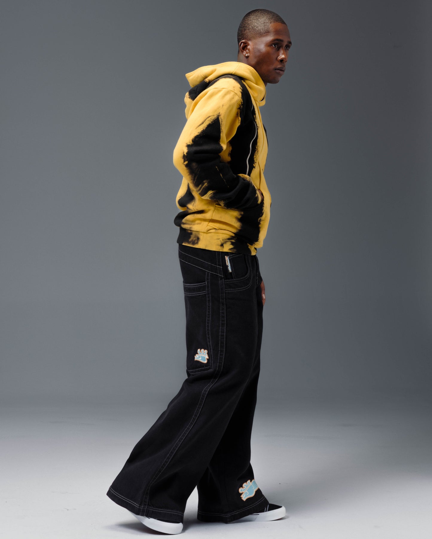 117 King. 28". Jet Black.