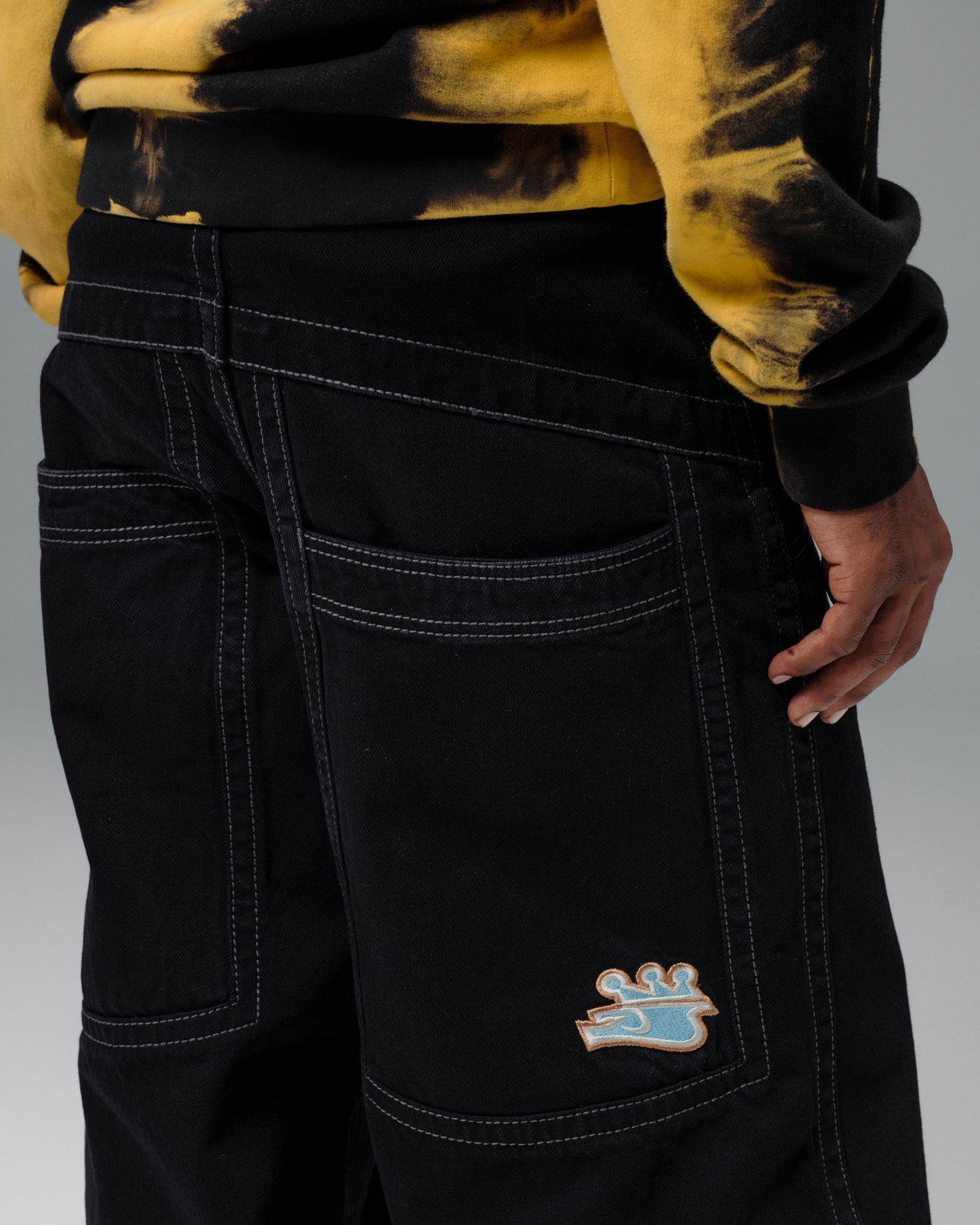 117 King. 28". Jet Black.