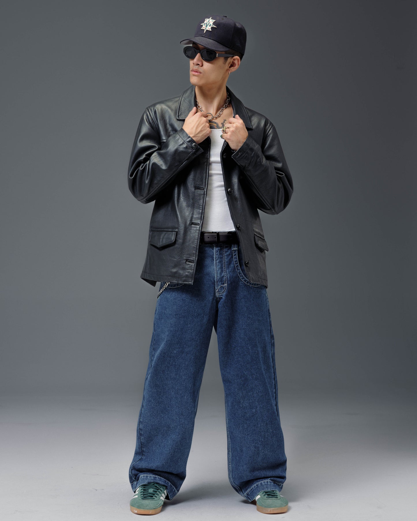 1169 Low Down Deck. 20". Dark Stone.