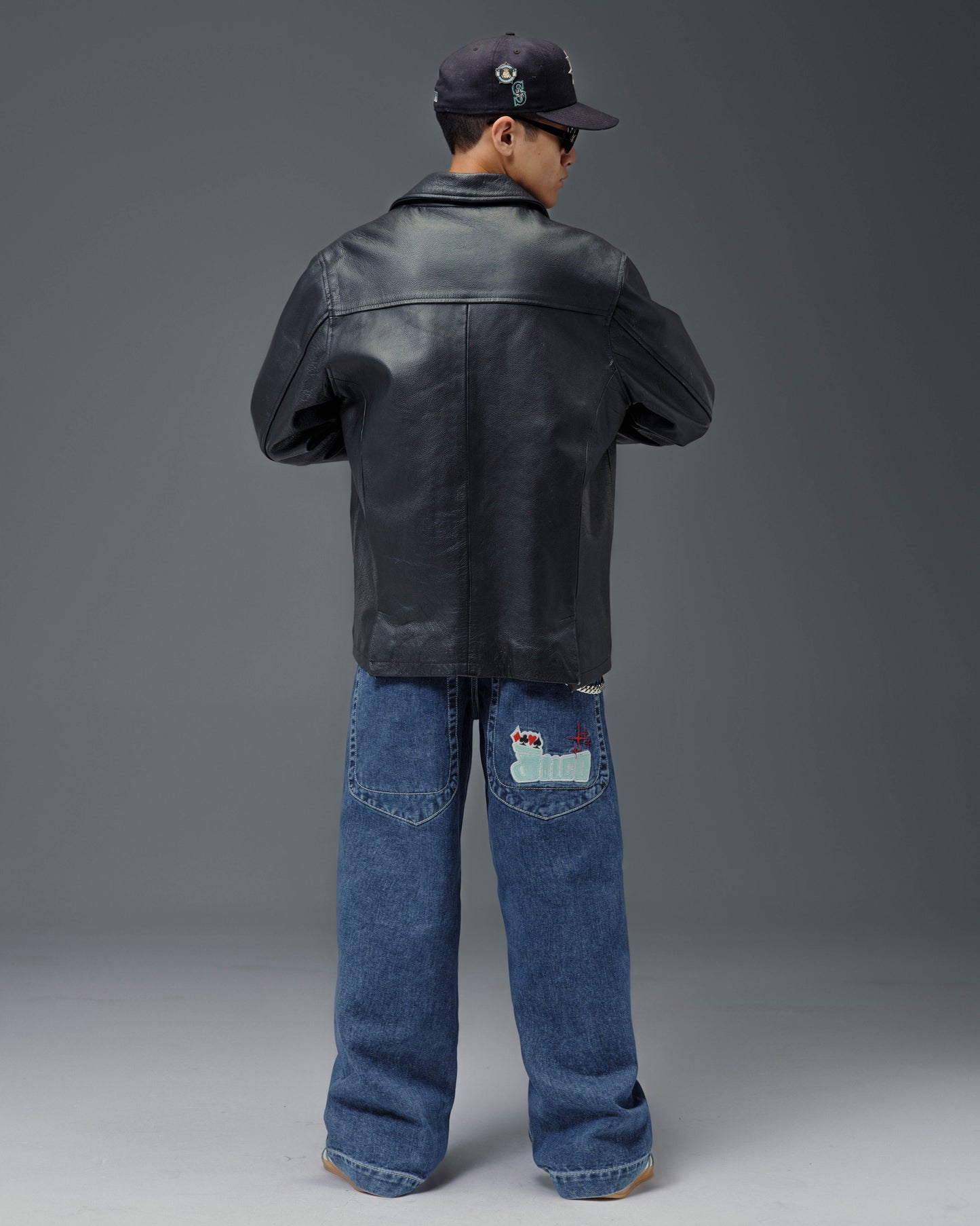 1169 Low Down Deck. 20". Dark Stone.