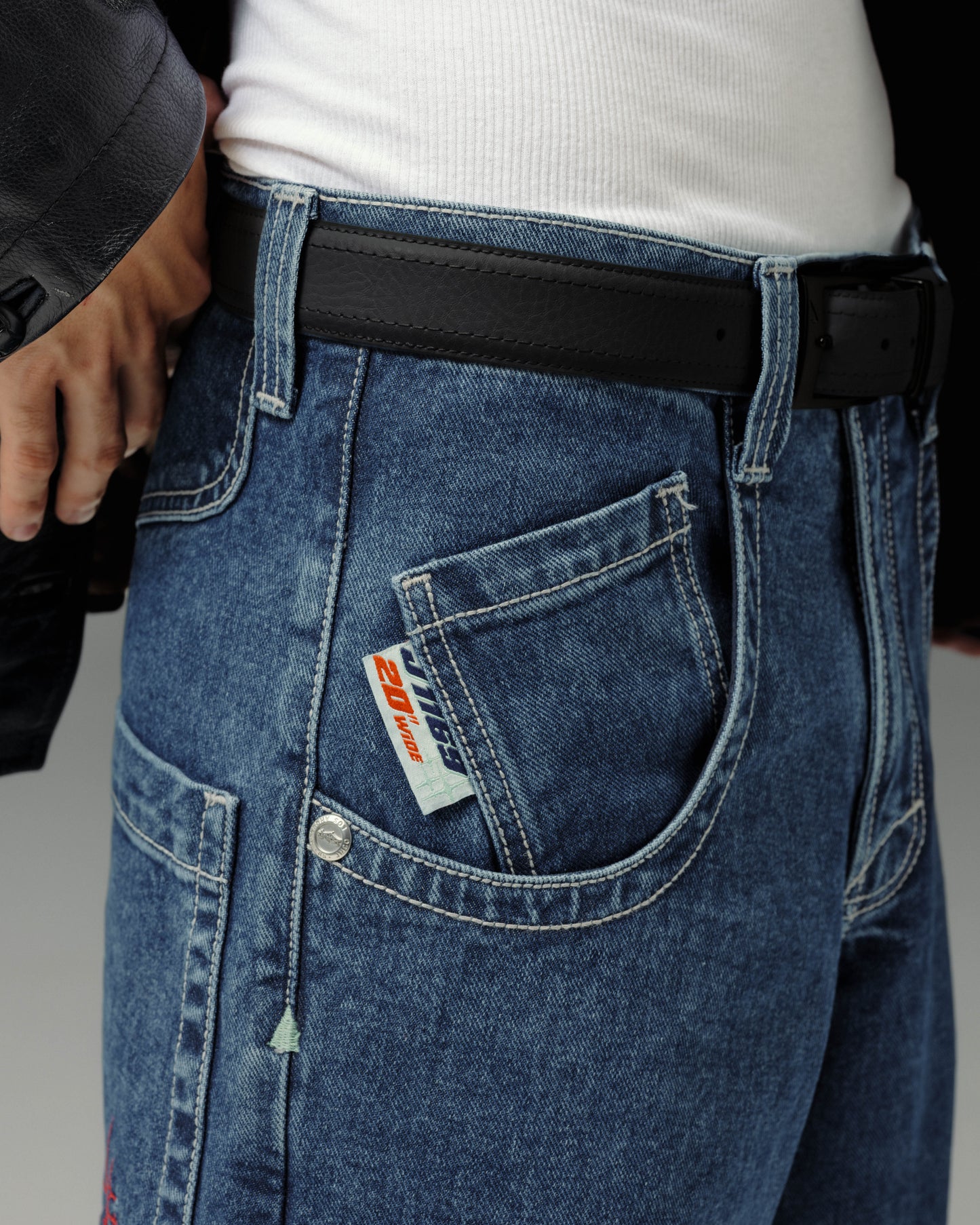 1169 Low Down Deck. 20". Dark Stone.