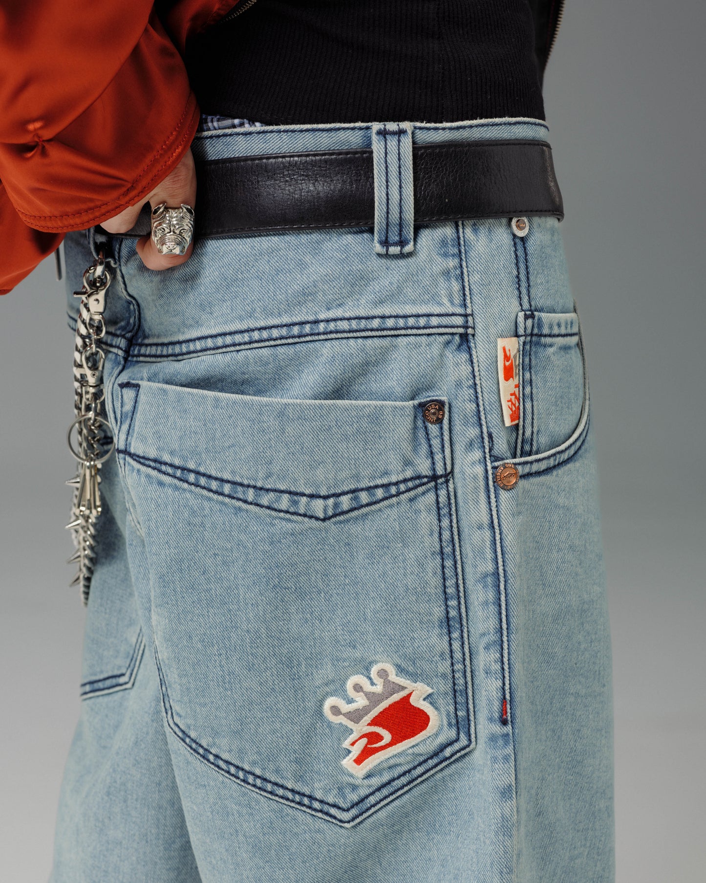 1179 Easy Wide Pipes. 23". Antique.