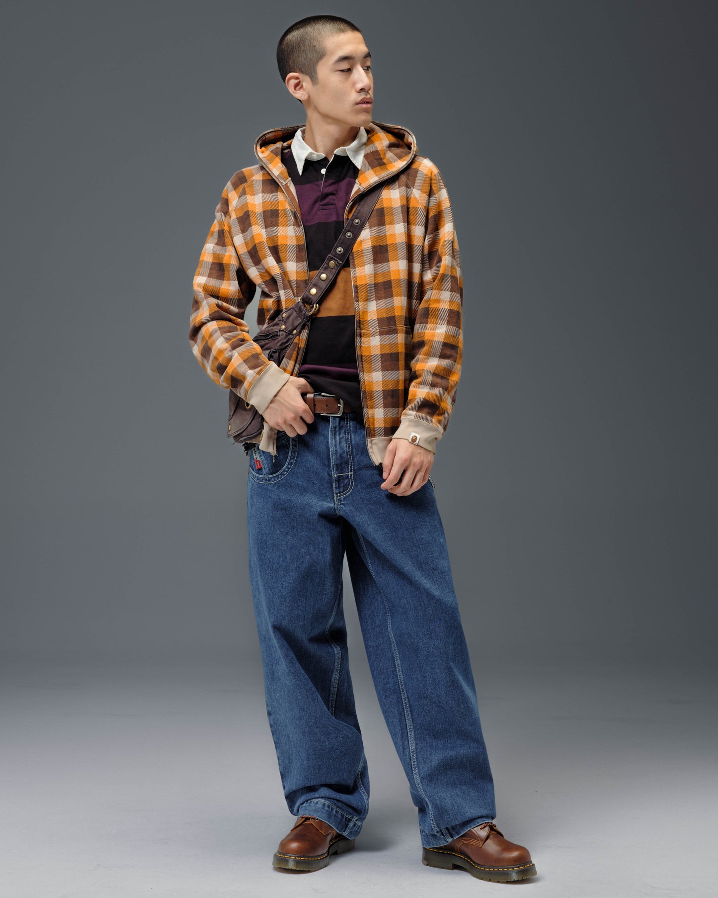 169 Low Down. 20". Dark Stone.