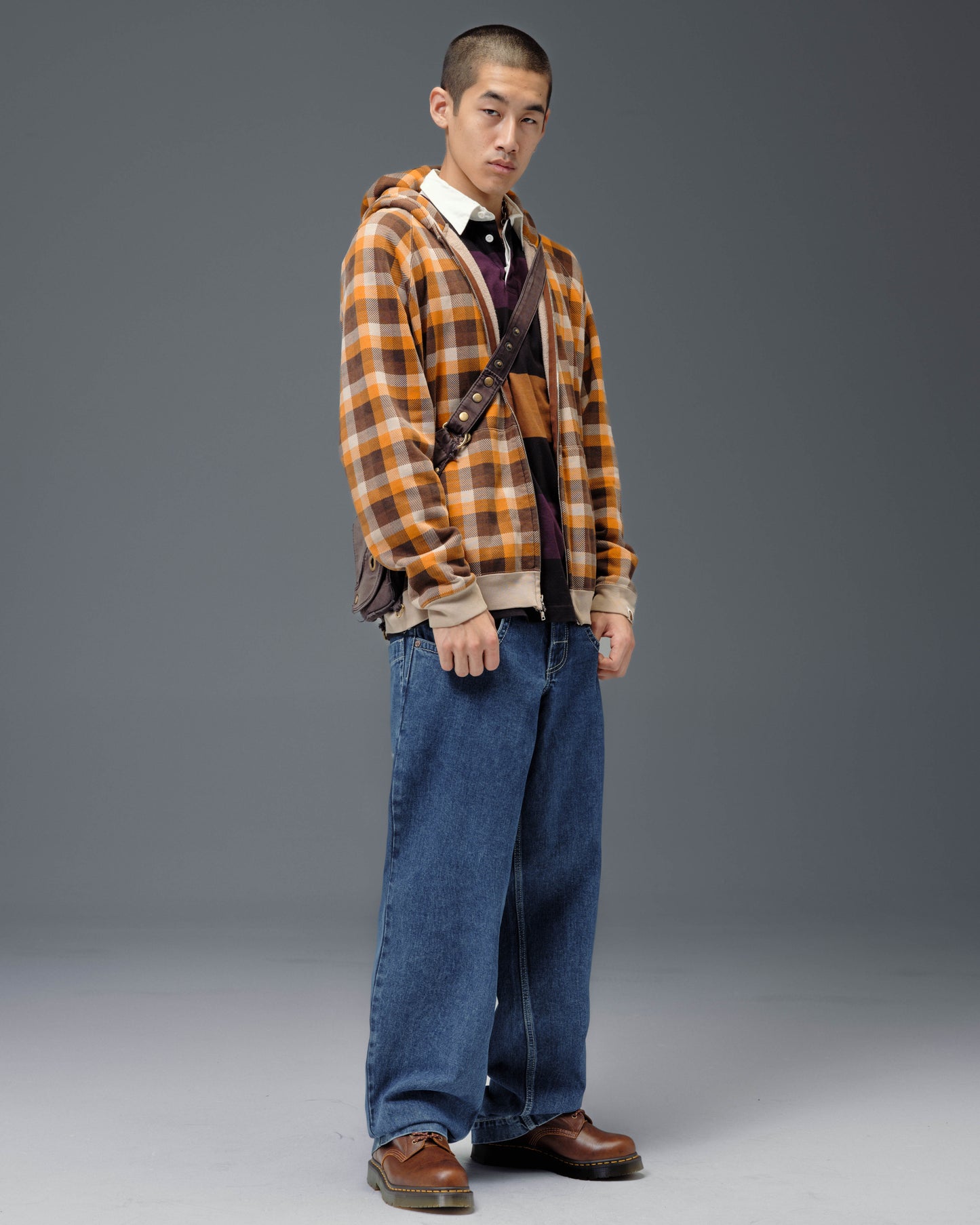 169 Low Down. 20". Dark Stone.