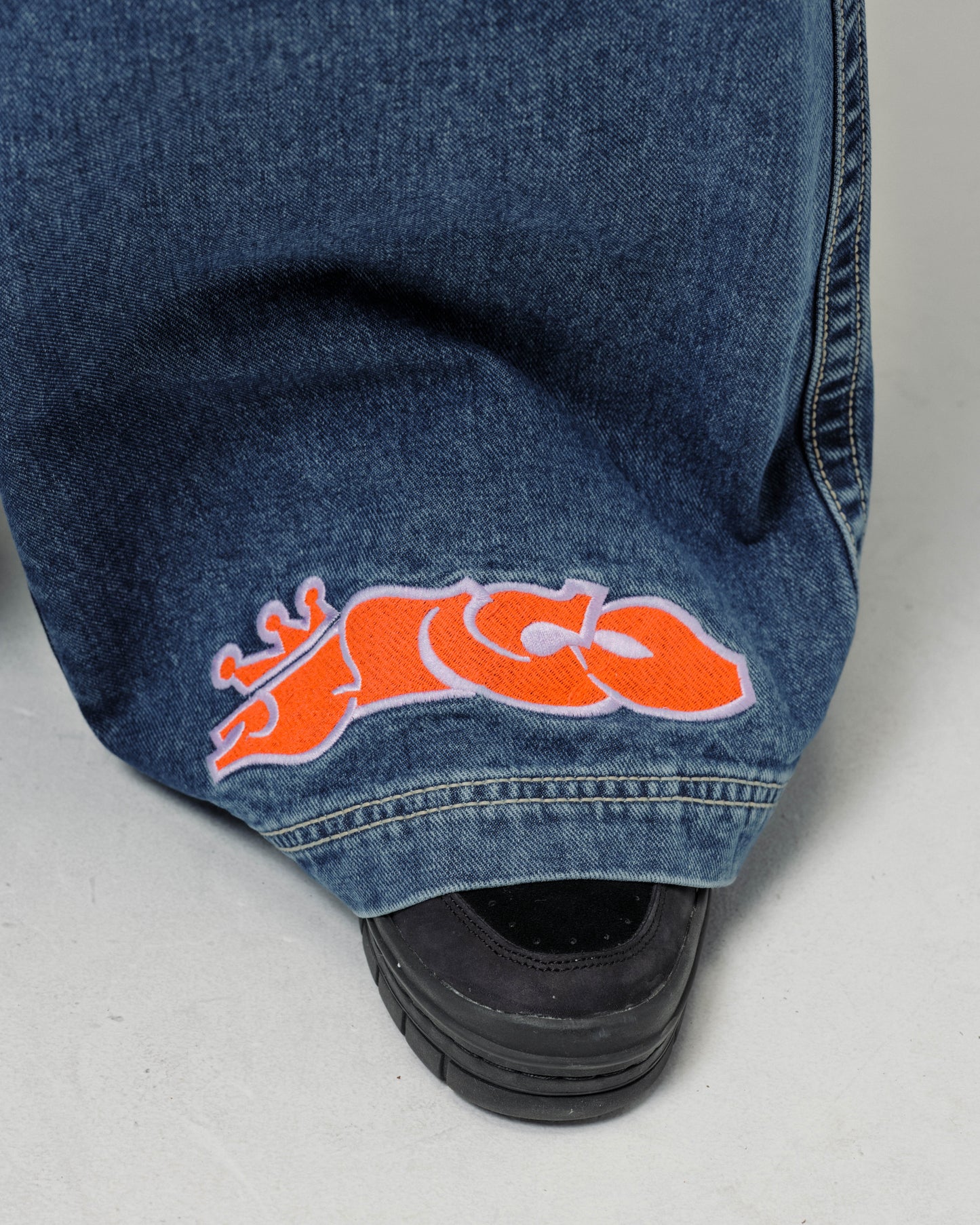 117 King. 28". Dark Stone.