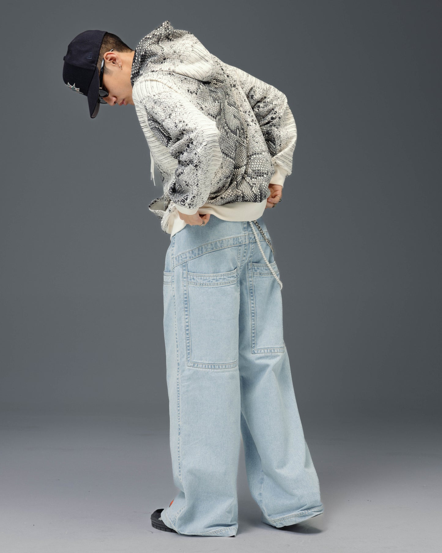 117 King. 28". Vintage.