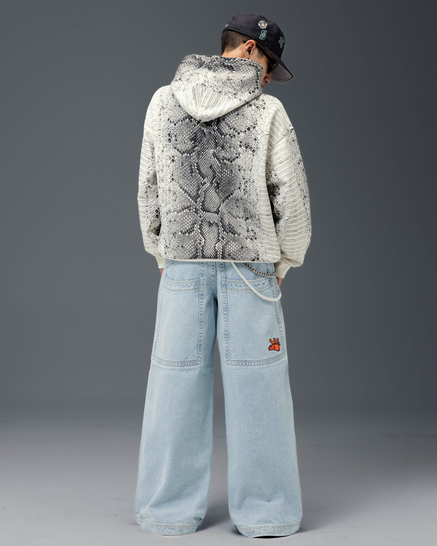 117 King. 28". Vintage.