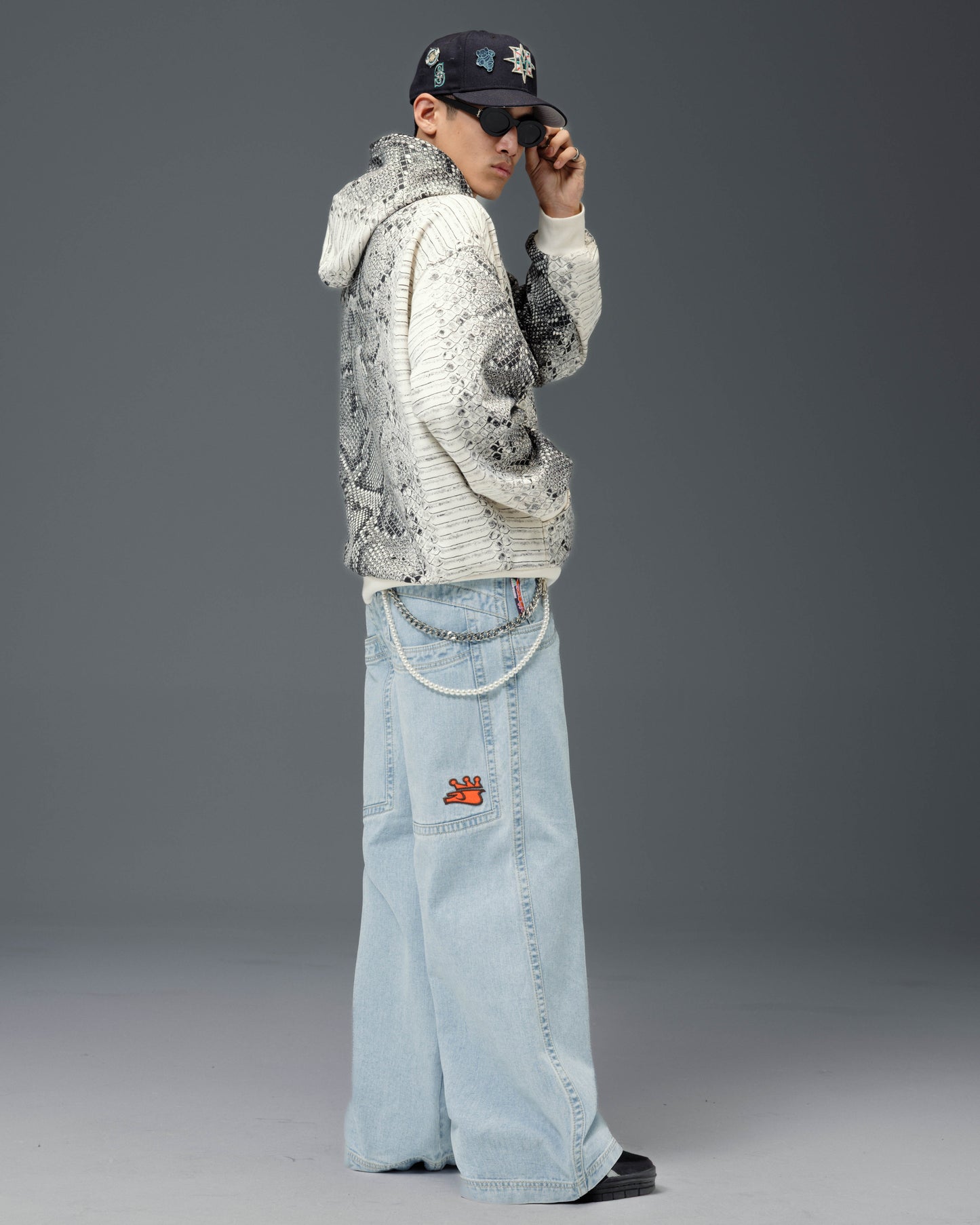 117 King. 28". Vintage.