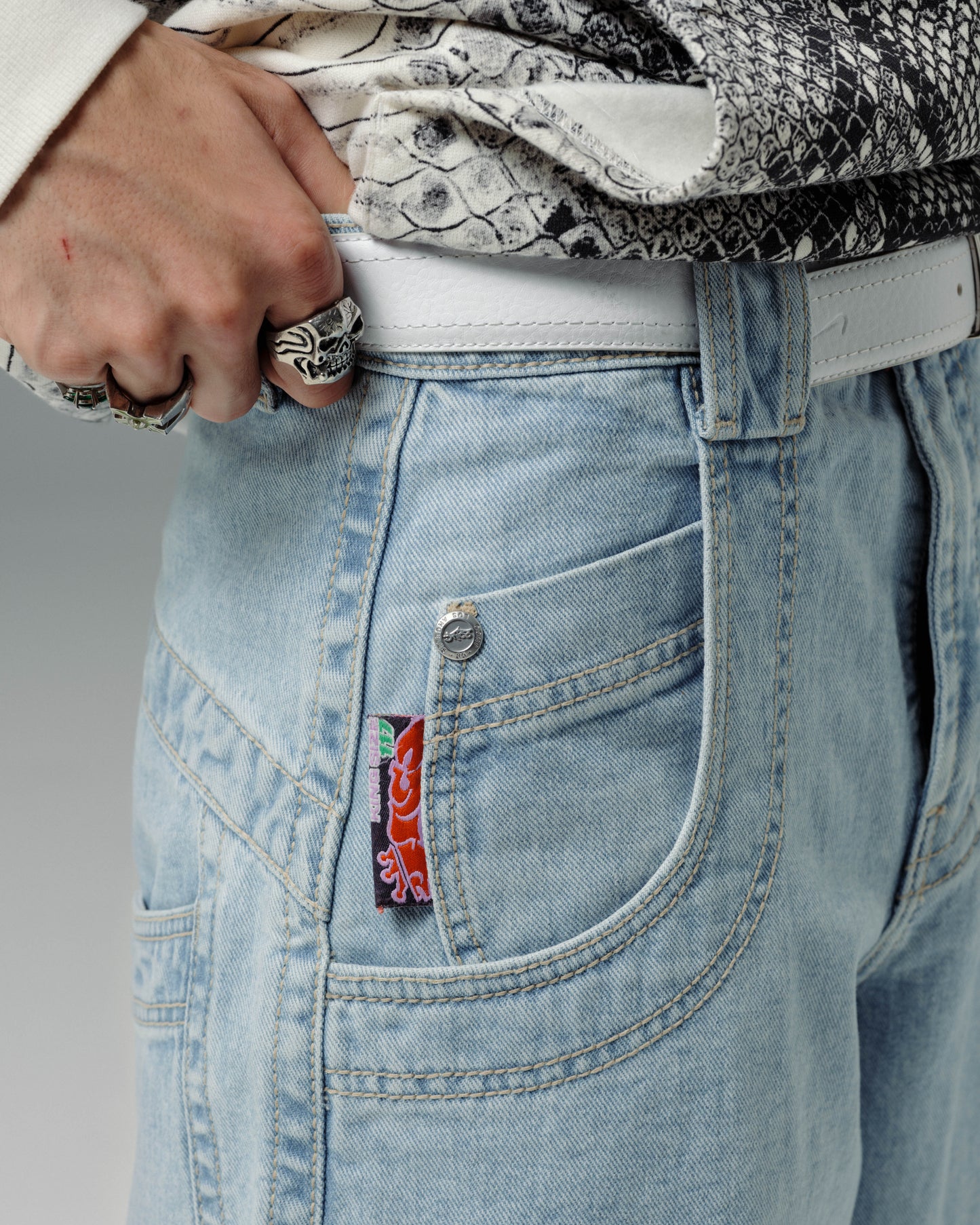 117 King. 28". Vintage.