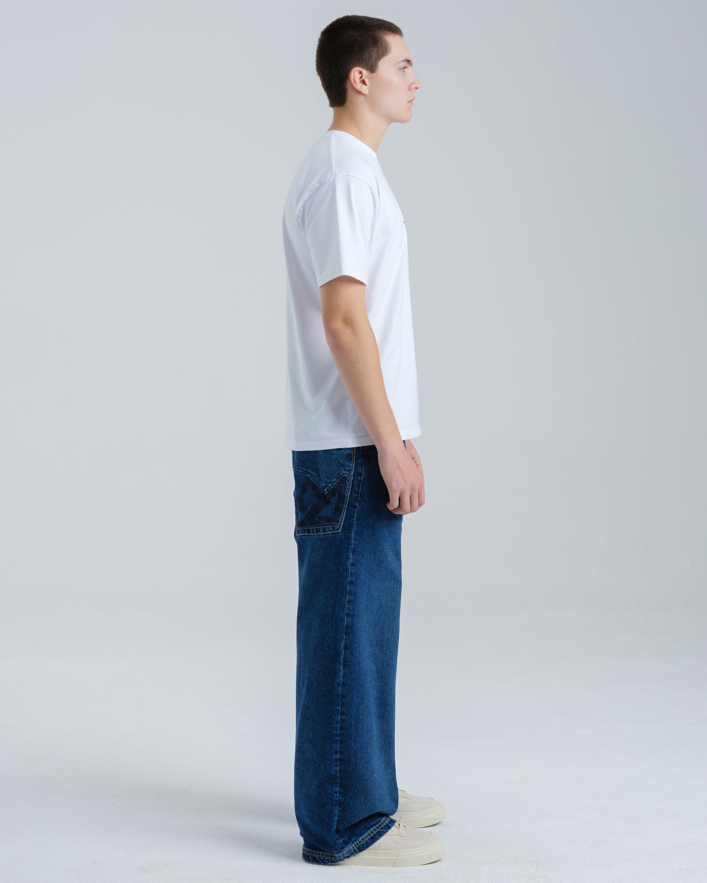 Hauler. 23". Hand-Sand Dark Stone.