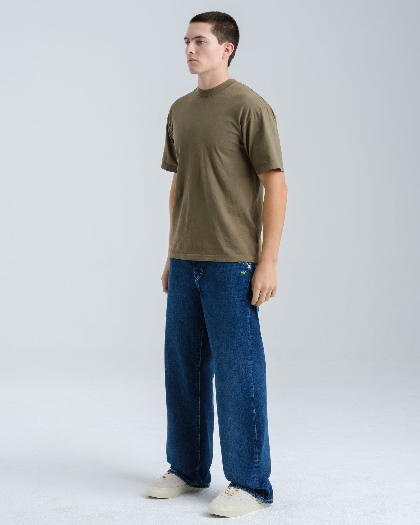 Pivot. 21". Hand-Sand Dark Stone.