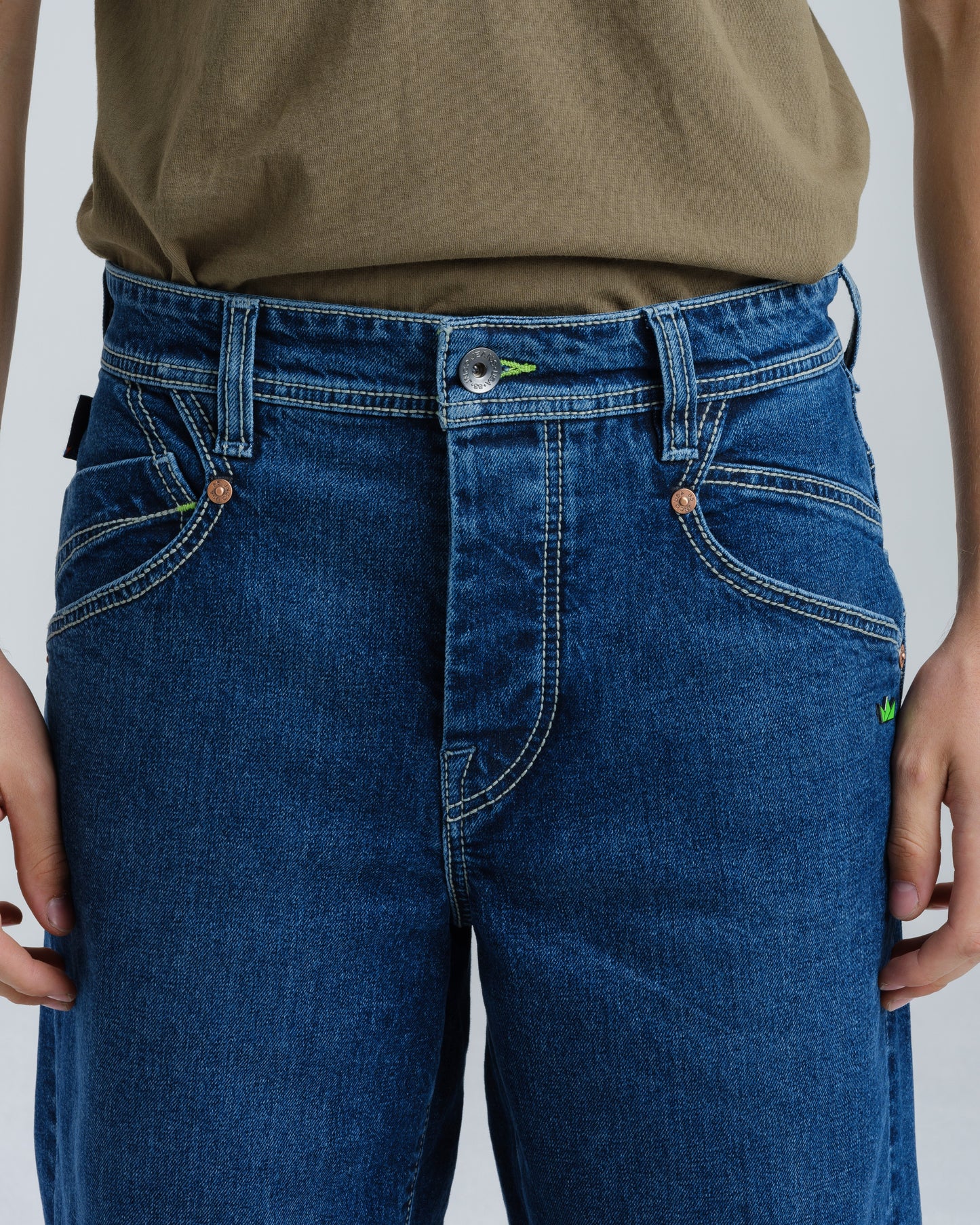 Pivot. 21". Hand-Sand Dark Stone.