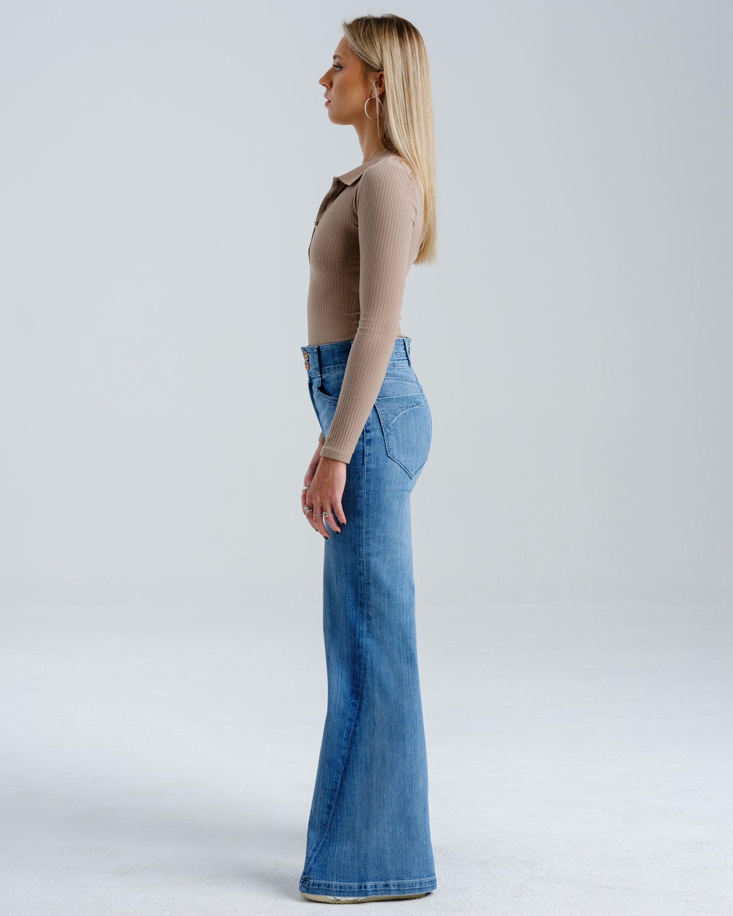 Carnelian. 28". Vintage.