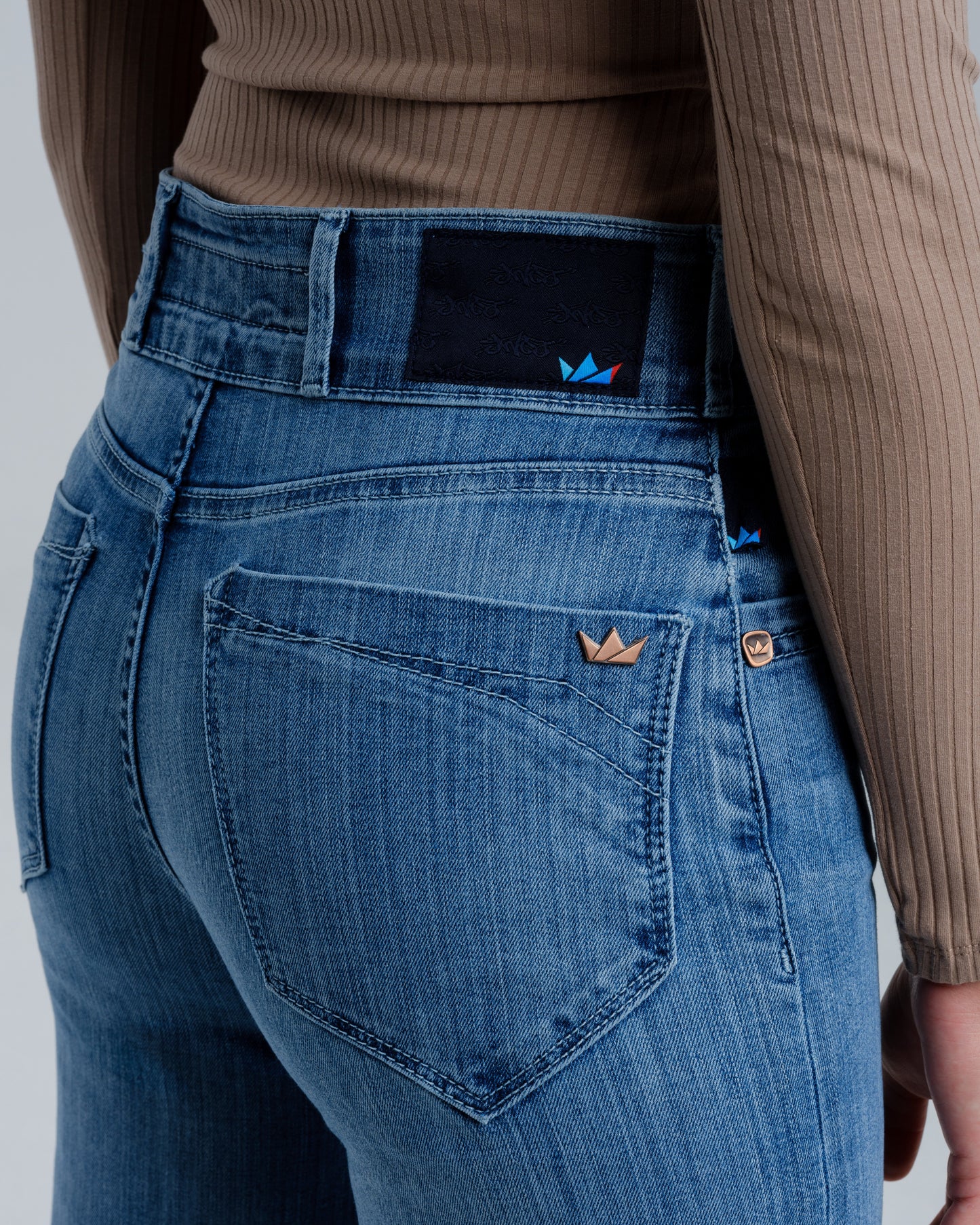 Carnelian. 28". Vintage.