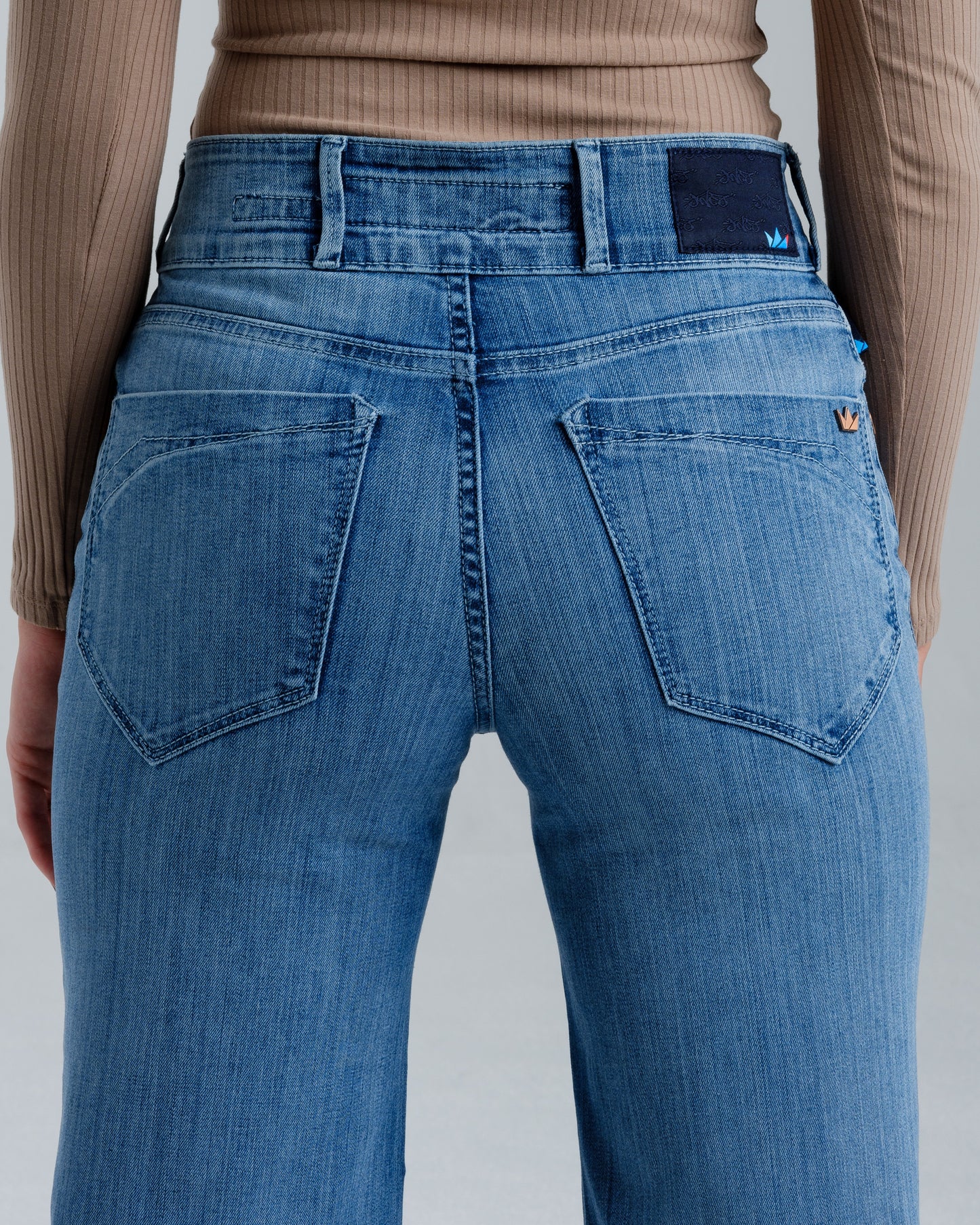 Carnelian. 28". Vintage.