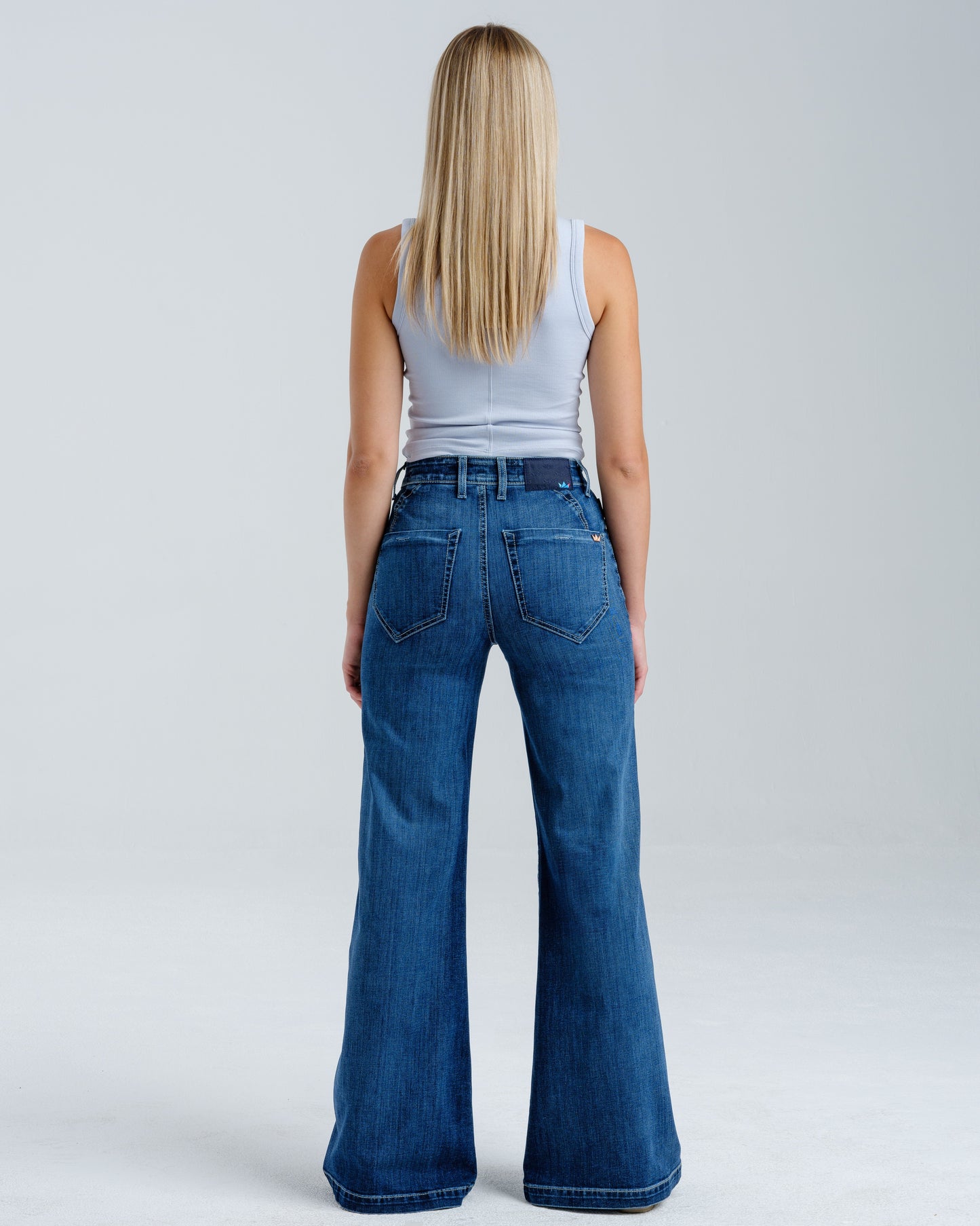 Vivianite. 28". Hand-Sand Dark Stone.