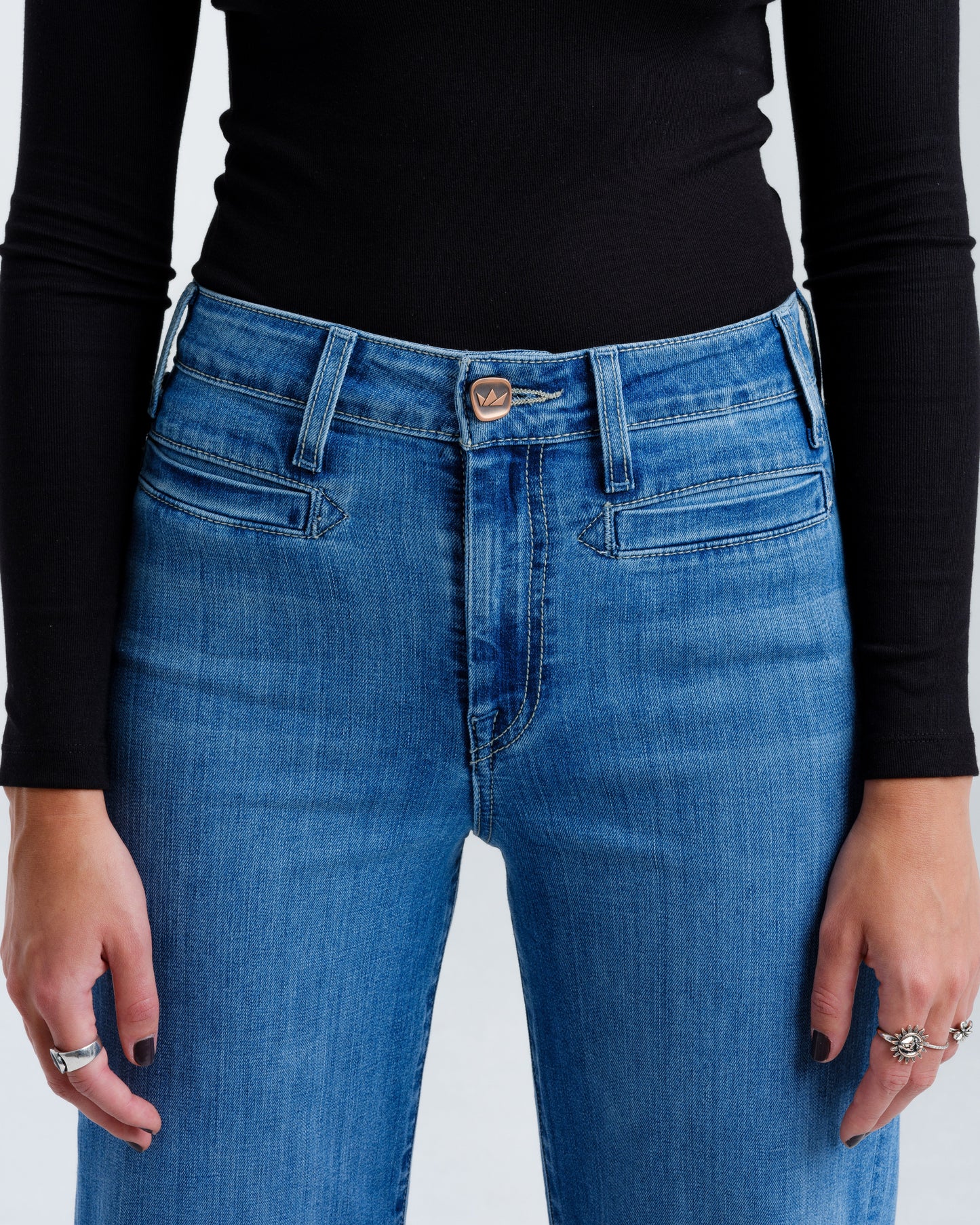 Kyanite. 30". Antique.