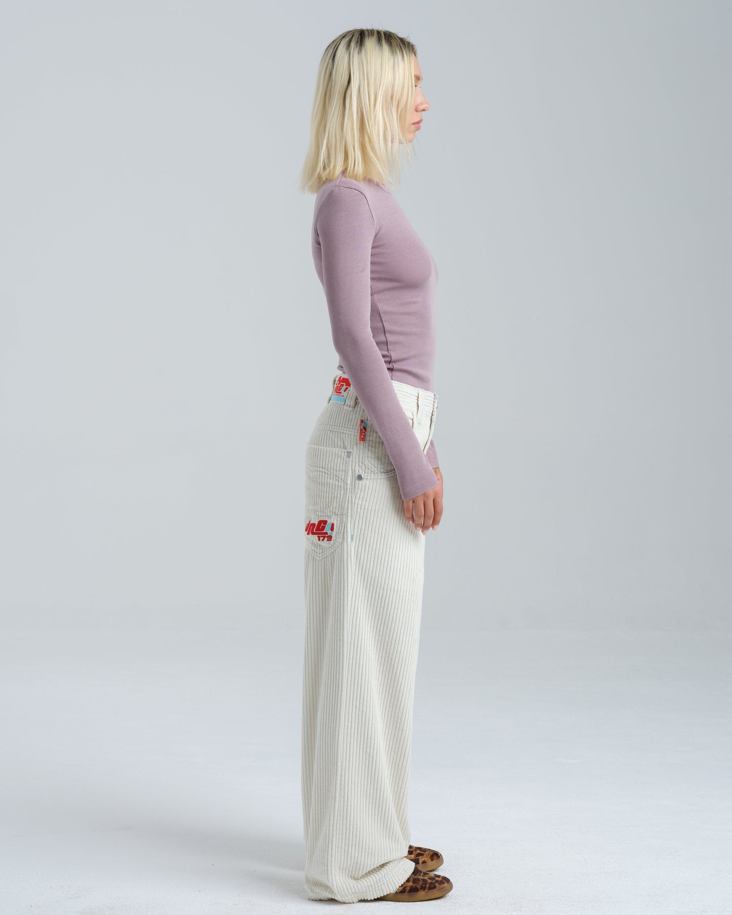 W1179 Easy Wide Pipes. 23". 4 Wale Corduroy. Tofu.