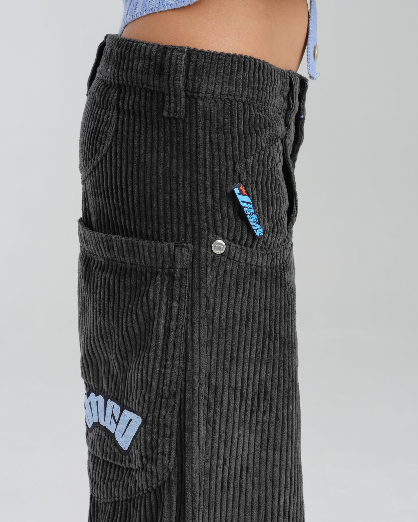 W169 Low Down. 20". 4 Wale Corduroy. Magnet