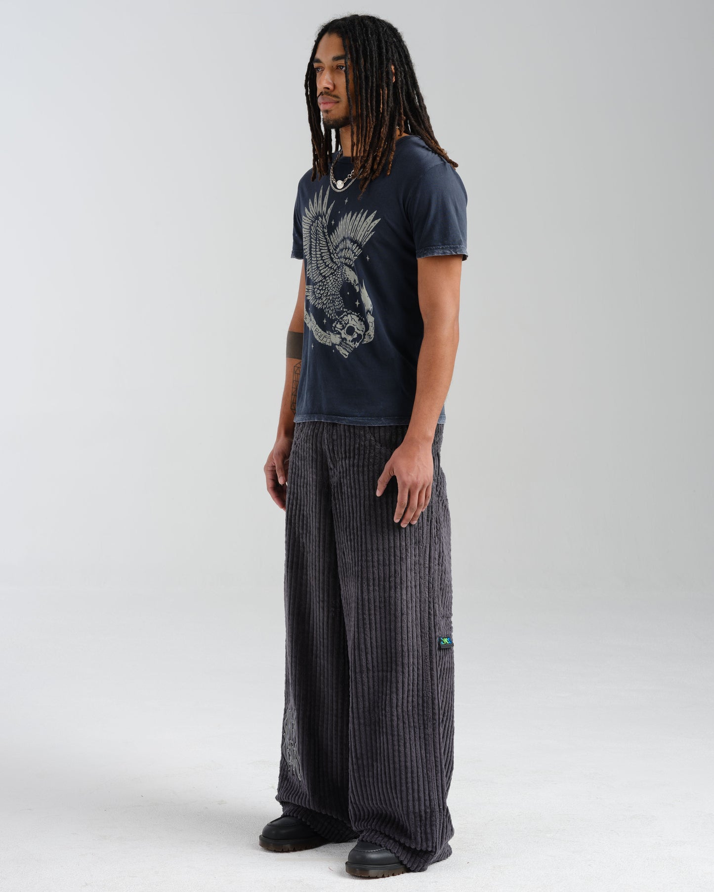 Rollin. 26". 2 Wale Corduroy. Magnet.