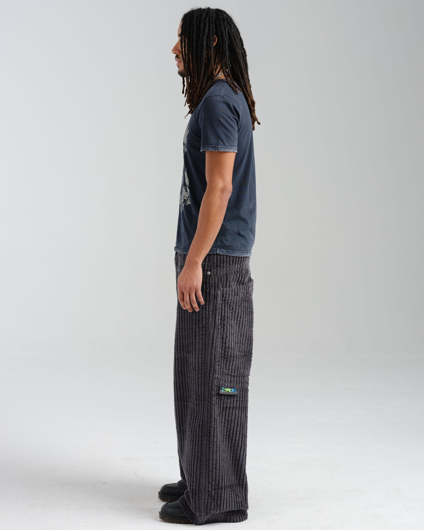 Rollin. 26". 2 Wale Corduroy. Magnet.