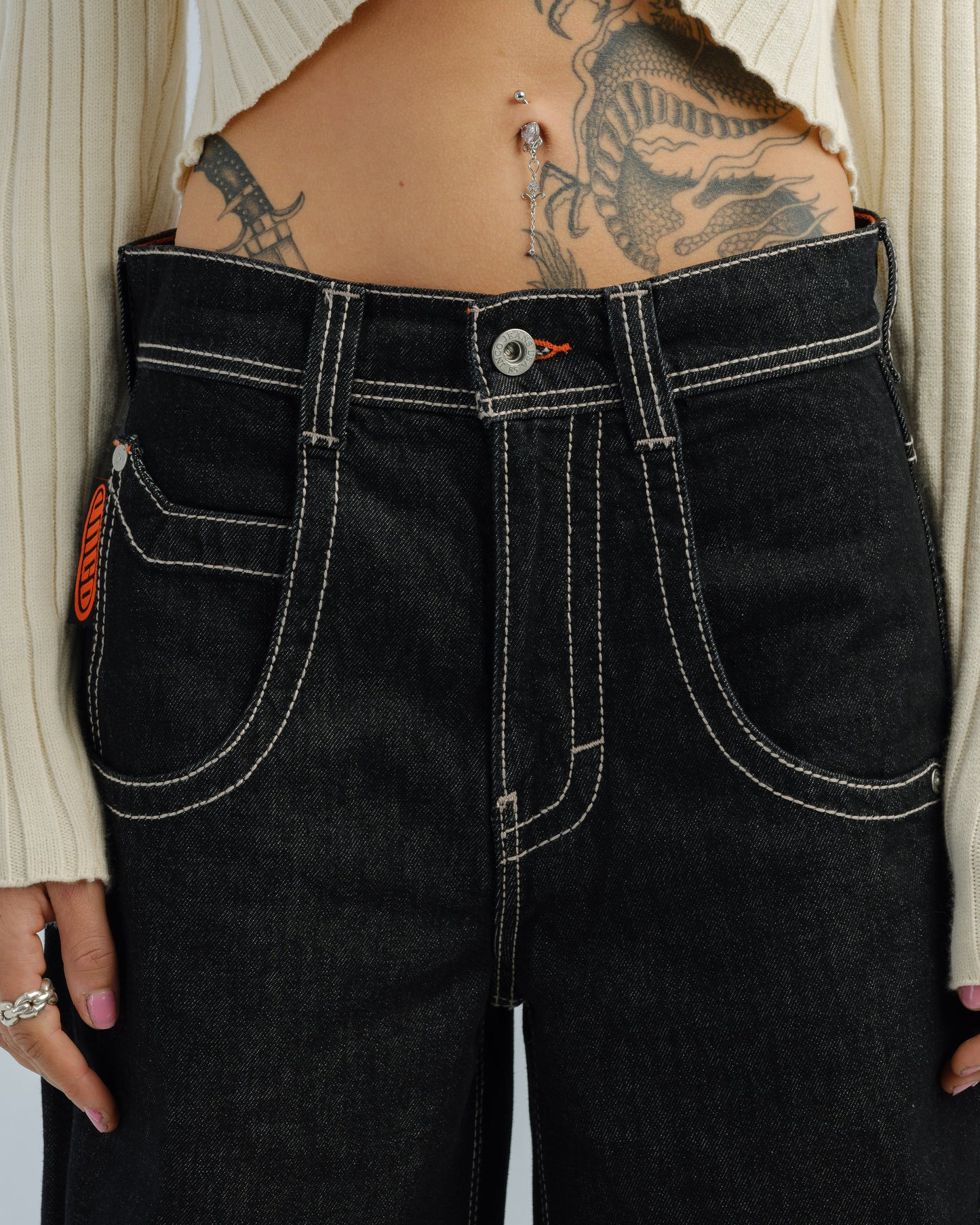 W Wide Load. 30". Laser Black.