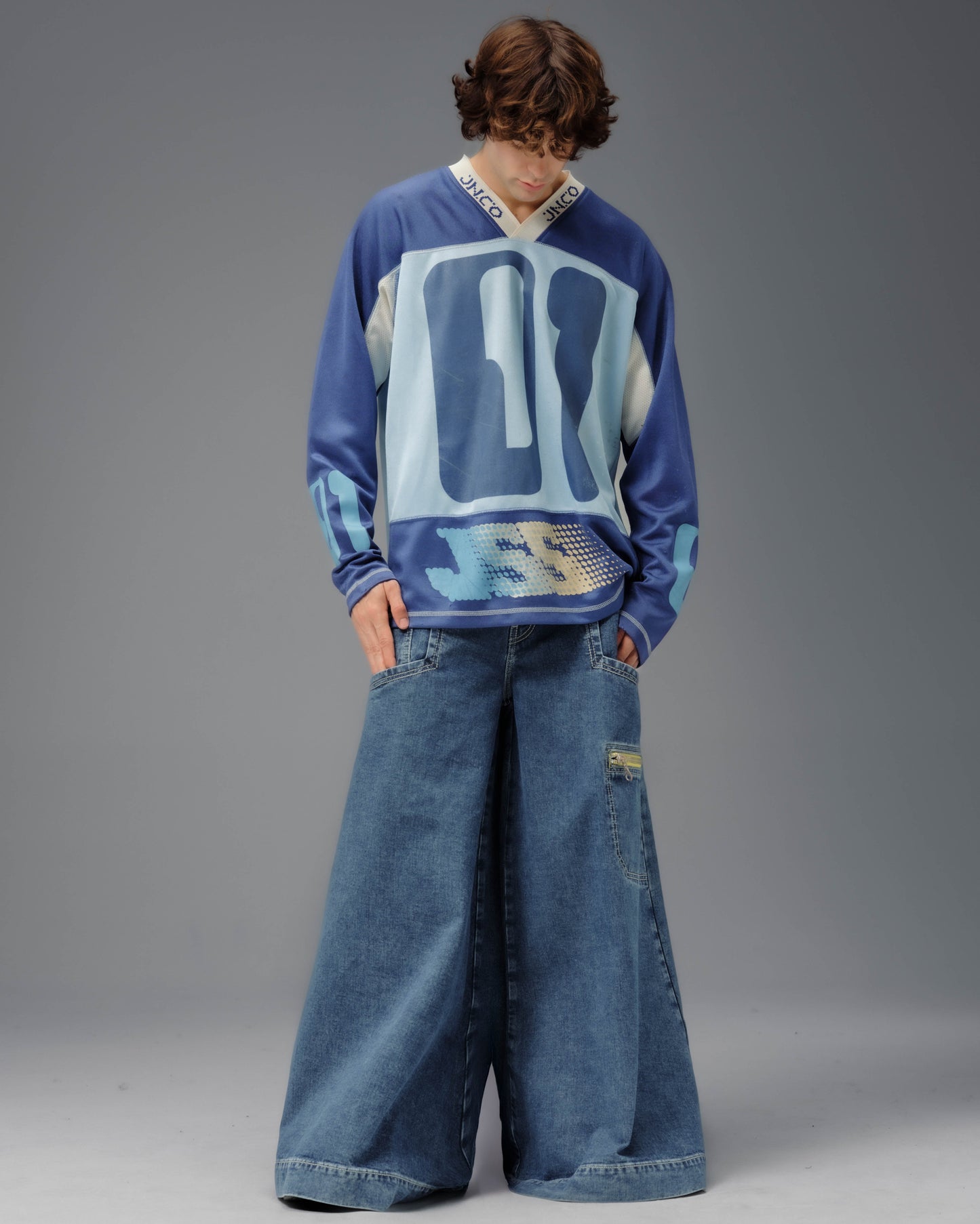 Crime Scene. 50". Dark Stone.