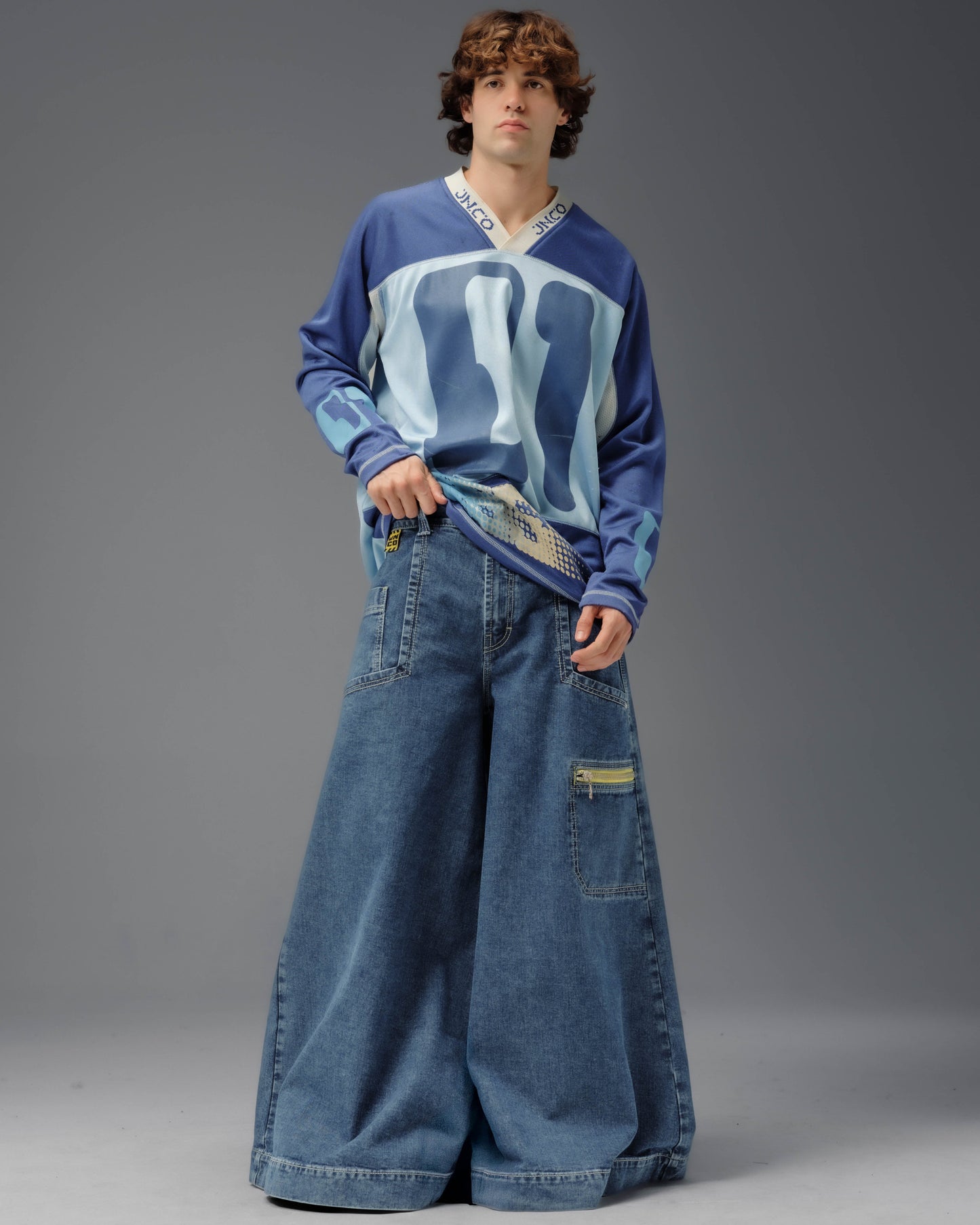 Crime Scene. 50". Dark Stone.