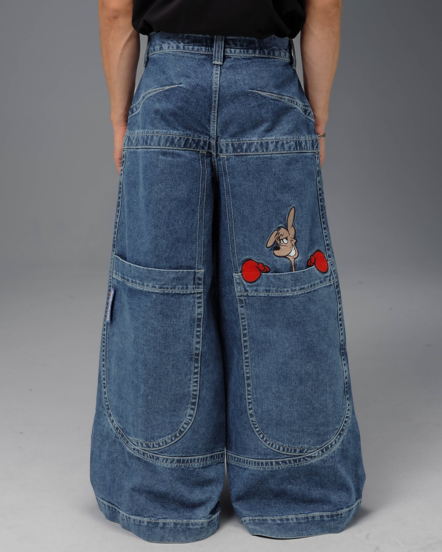 Kangaroo. 34". Dark Stone.