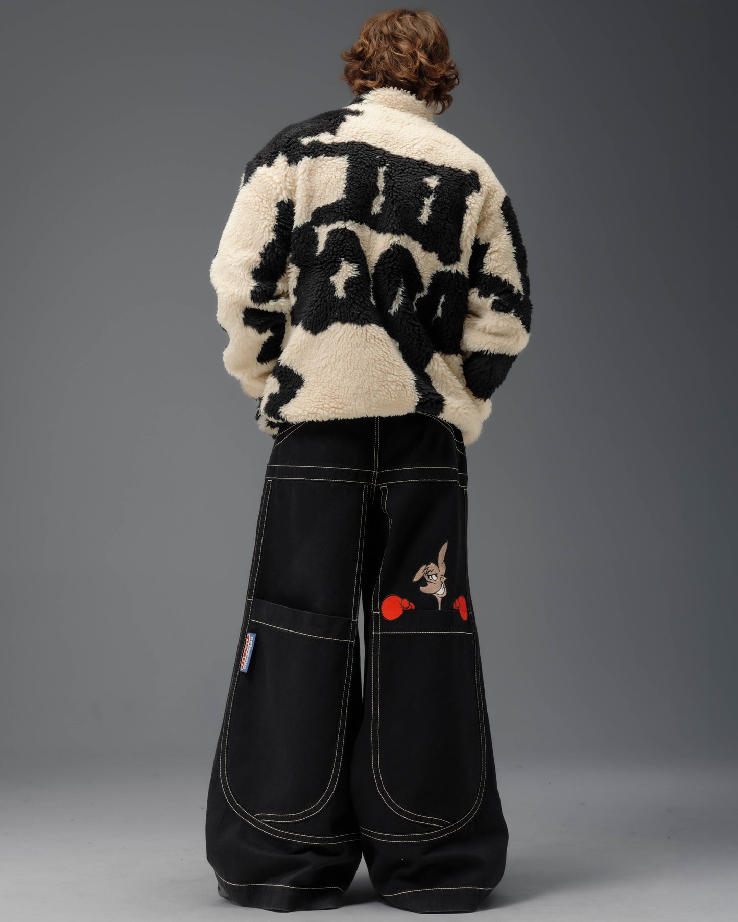 Kangaroo. 34". Jet Black.