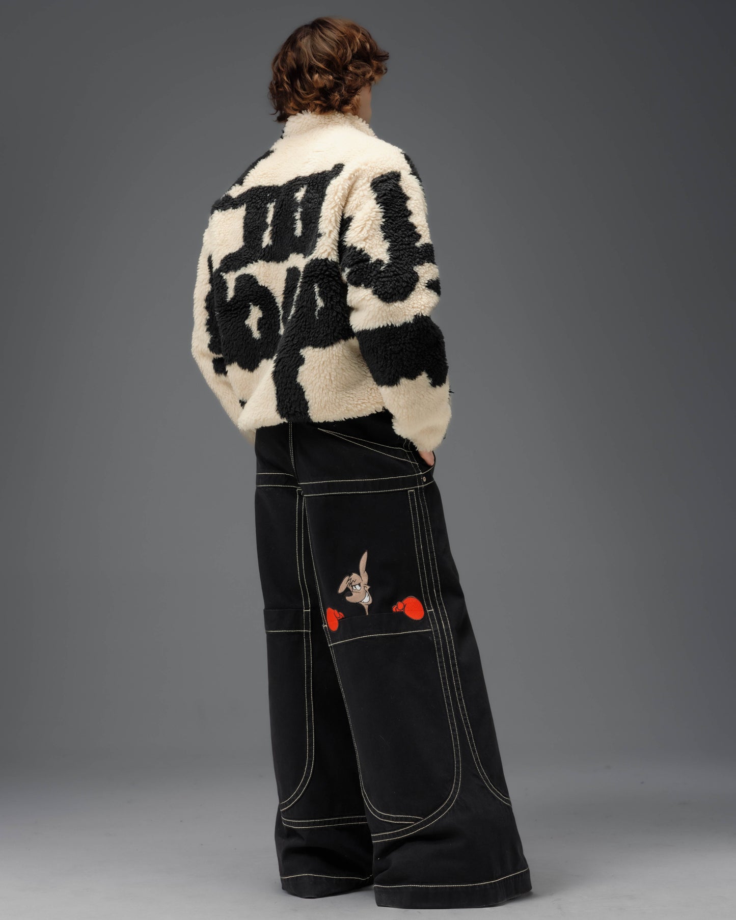 Kangaroo. 34". Jet Black.