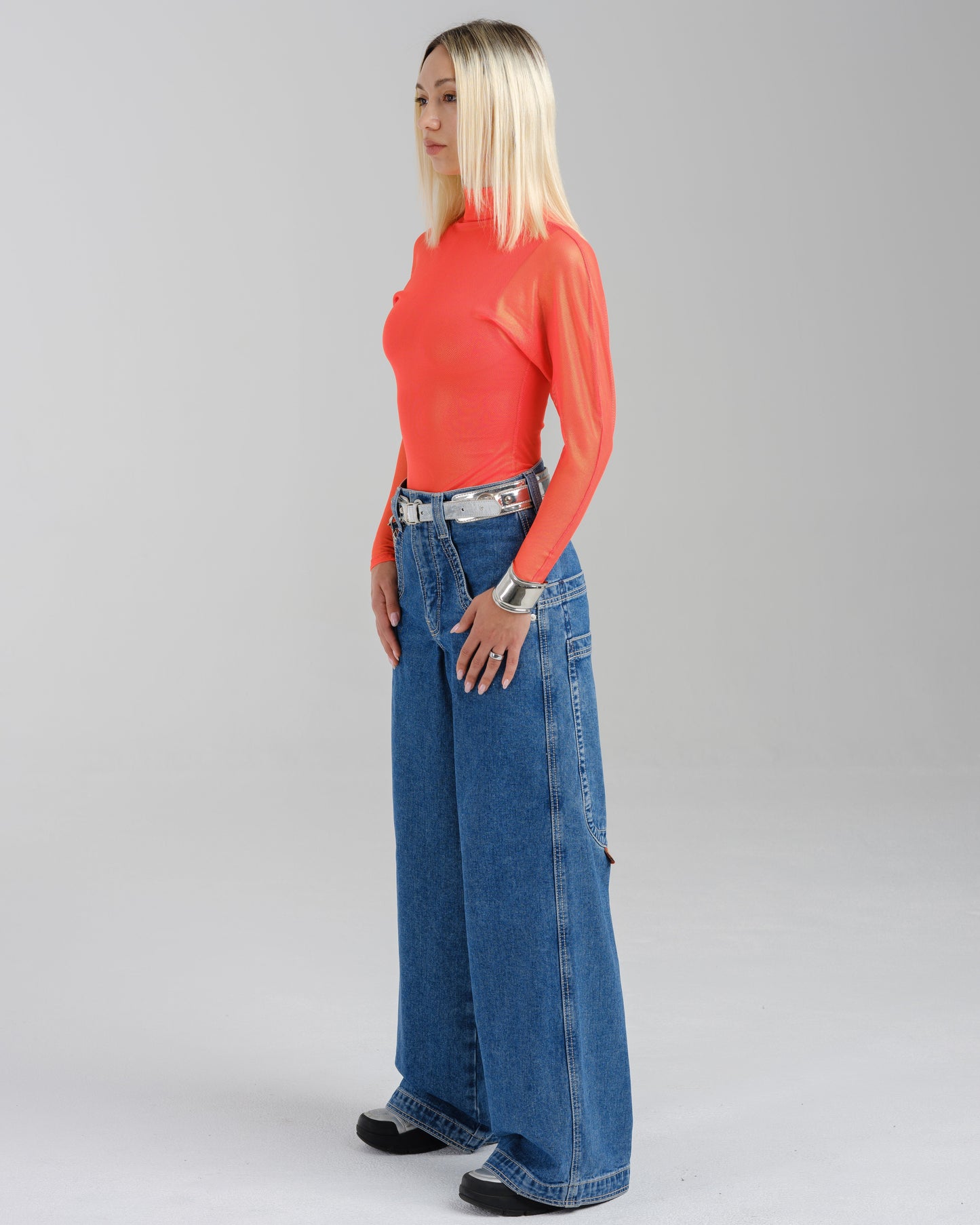 W Buddha. 28". Dark Stone.