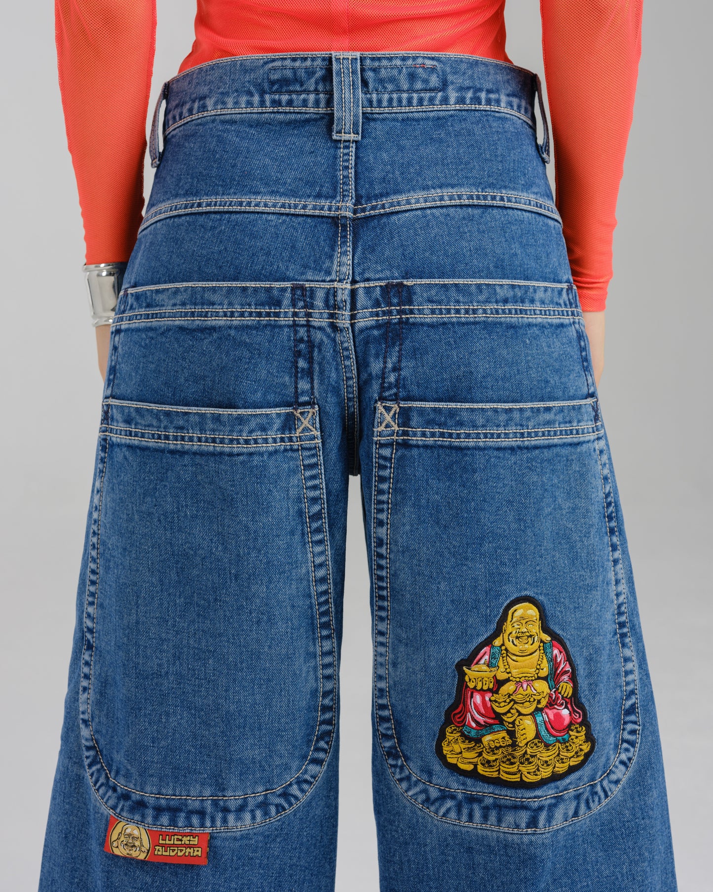 W Buddha. 28". Dark Stone.