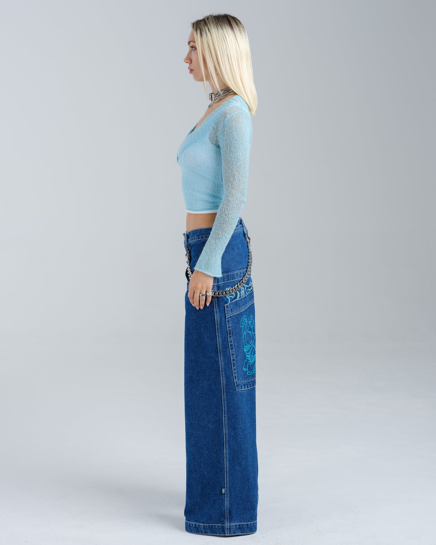 W Artistical Uprising. 26". Dark Stone.