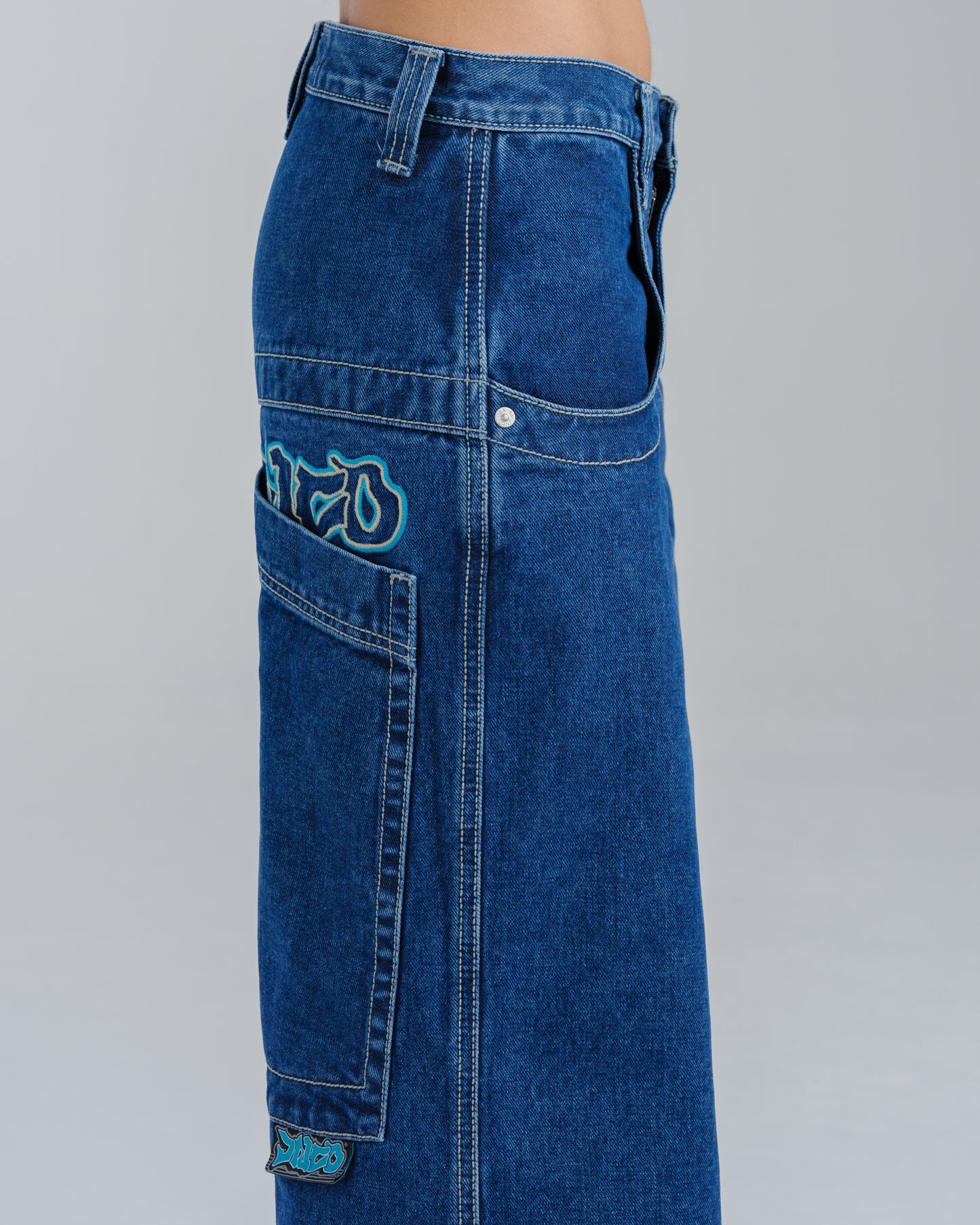 W Artistical Uprising. 26". Dark Stone.