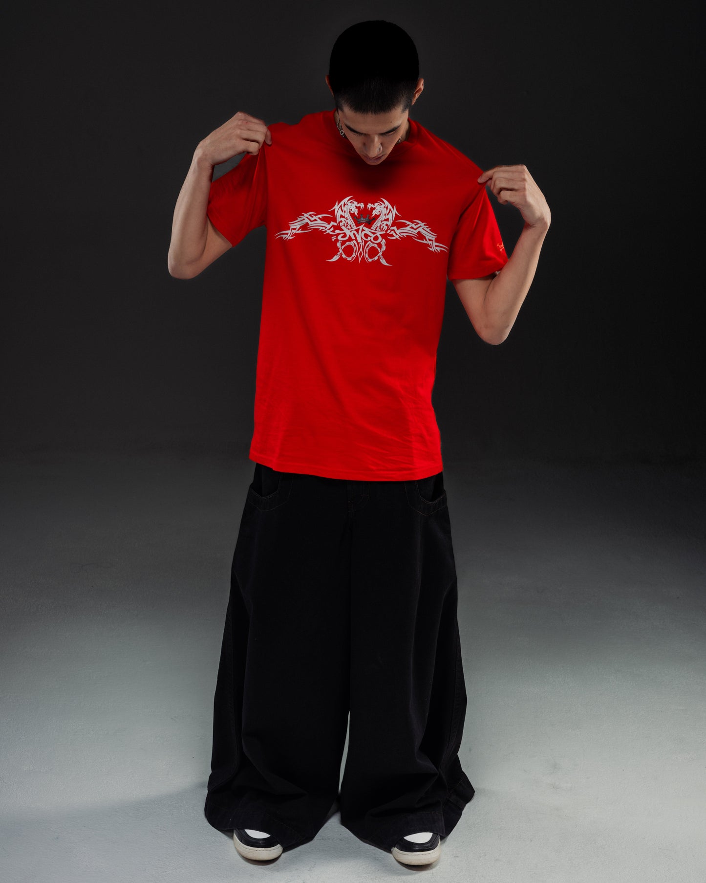 Tribal Dragon Tee. Red.